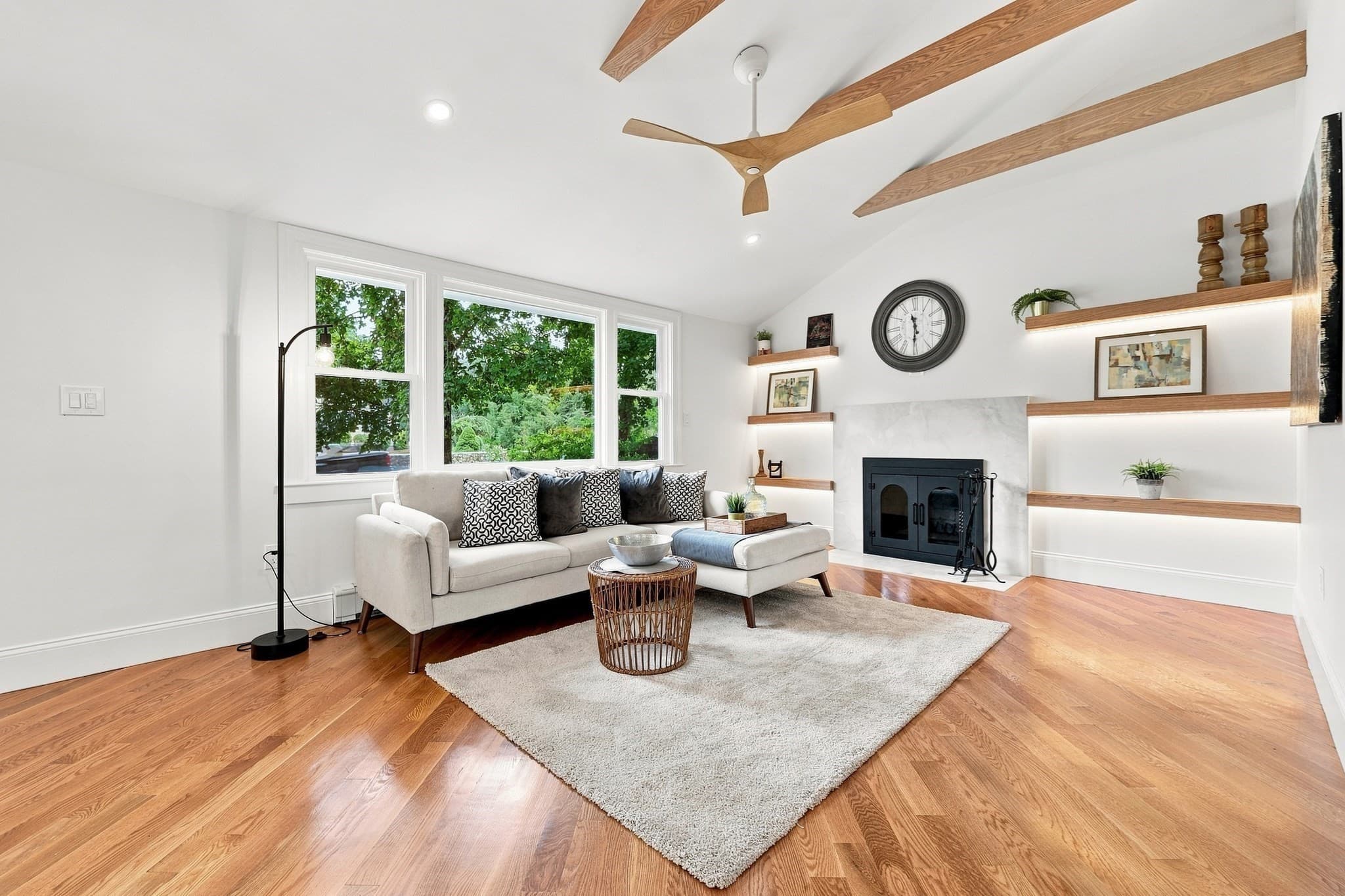 Single Family Residence at 121 Elm St, North Reading MA 01864, North Reading, photo 3 of 34