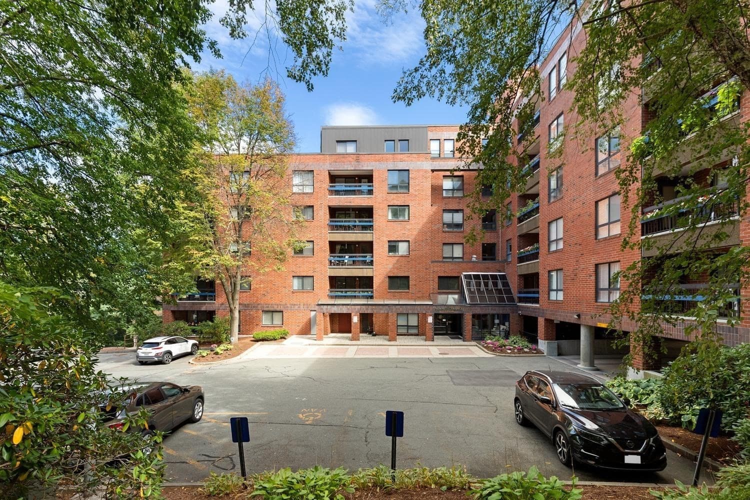 Condominium at 4 Summit Drive # 504, Reading MA 01867, Reading, photo 2 of 30
