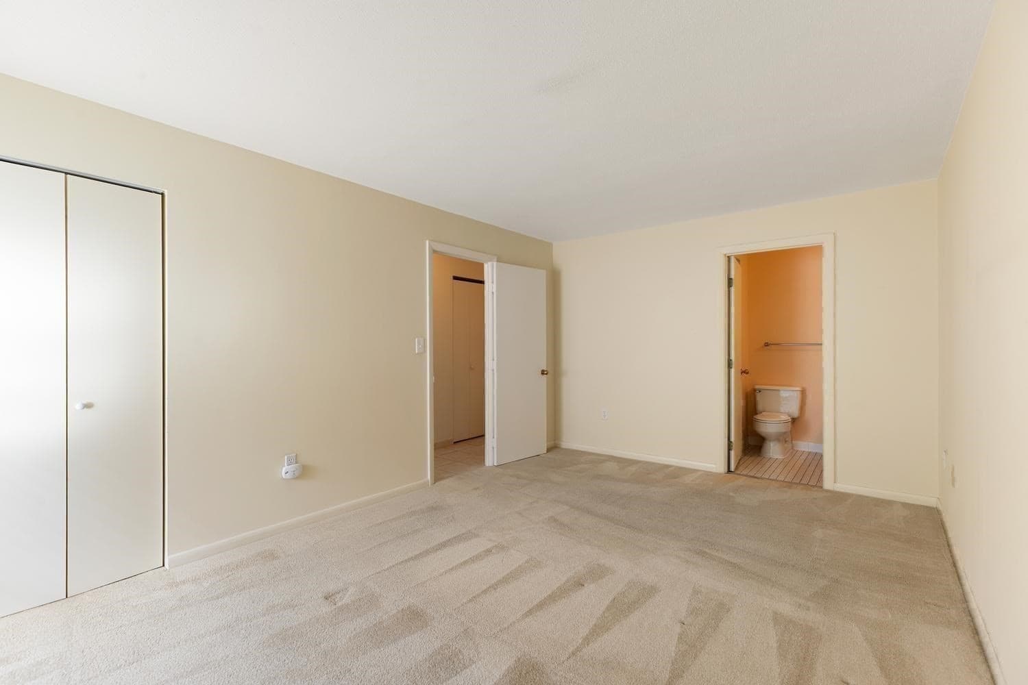 Condominium at 4 Summit Drive # 504, Reading MA 01867, Reading, photo 26 of 30