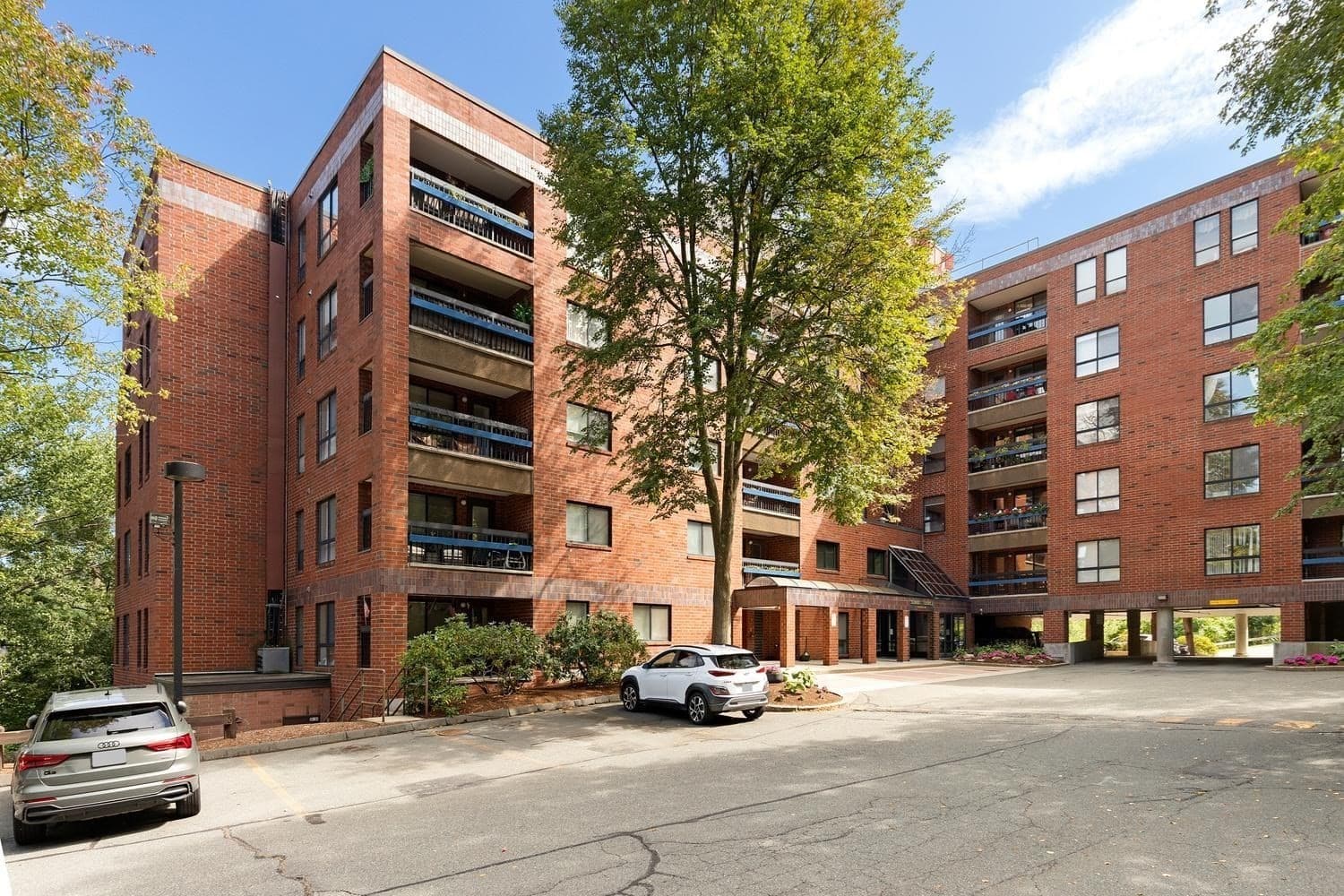 Condominium at 4 Summit Drive # 504, Reading MA 01867, Reading, photo 3 of 30