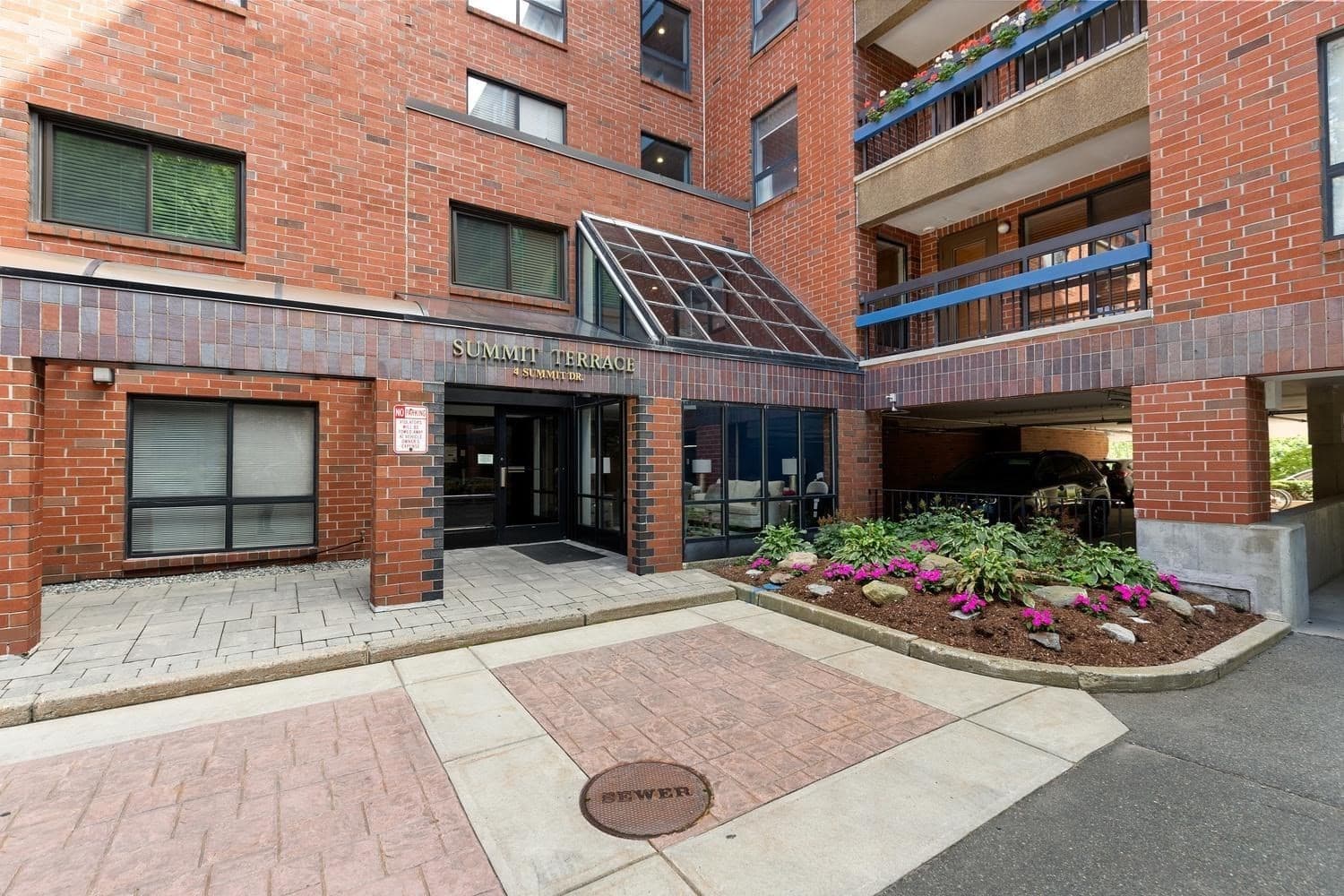 4 Summit Drive # 504, Reading MA 01867