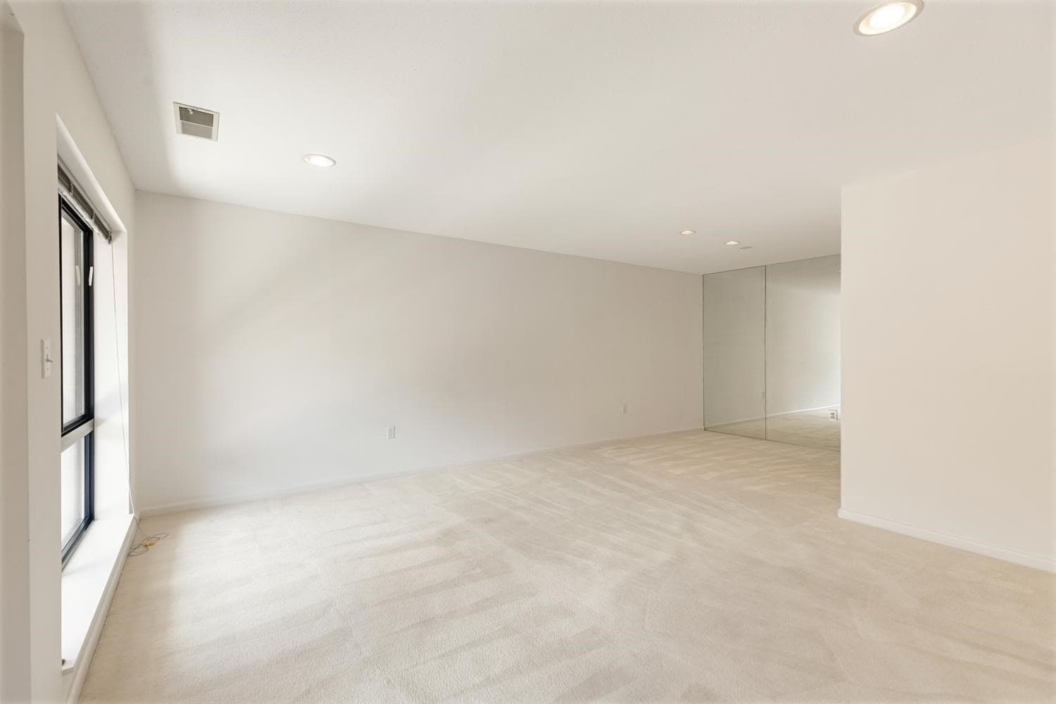 Condominium at 4 Summit Drive # 504, Reading MA 01867, Reading, photo 15 of 30