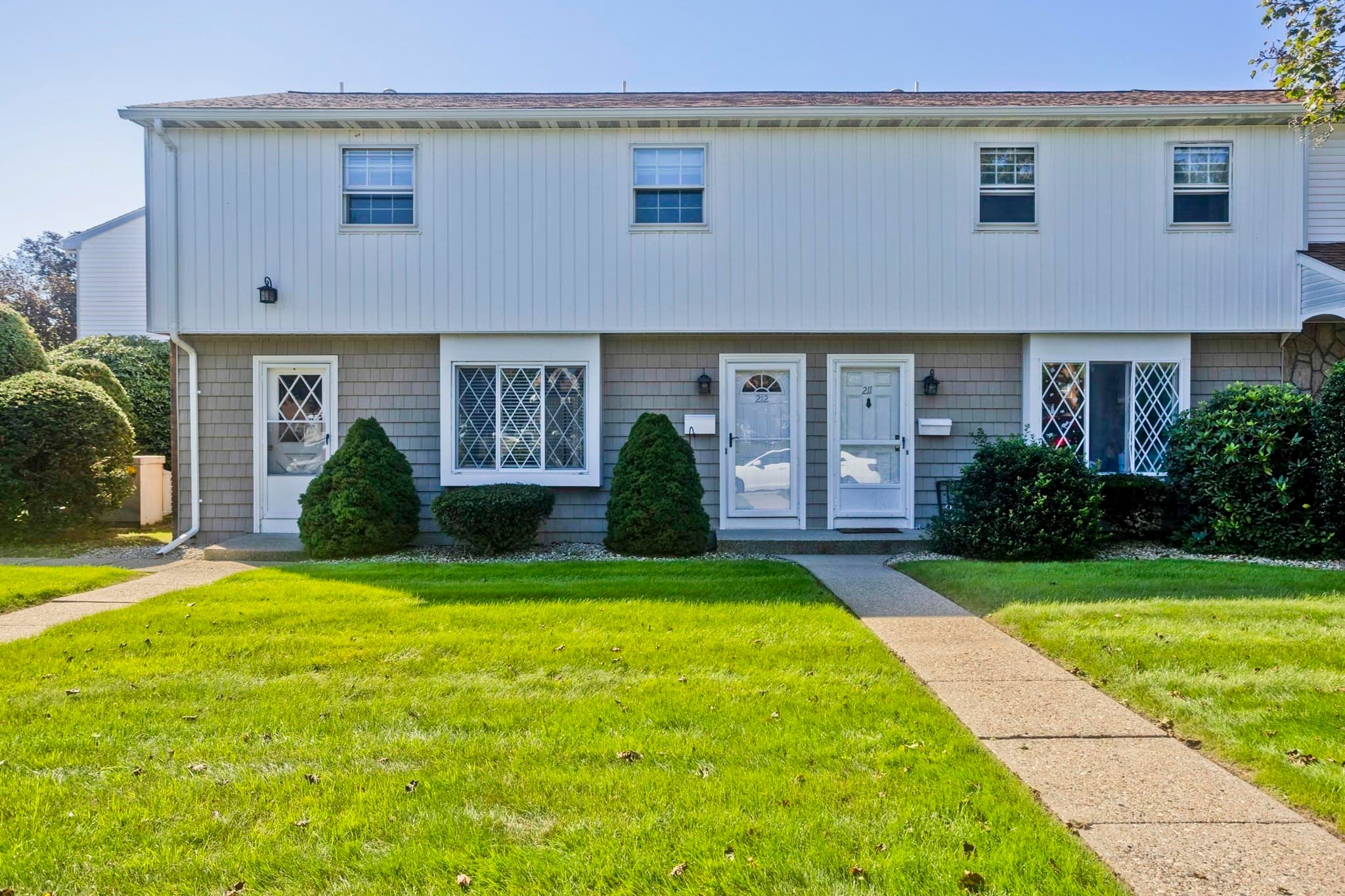 212 Blisswood Village Dr # 212, Ludlow MA 01056