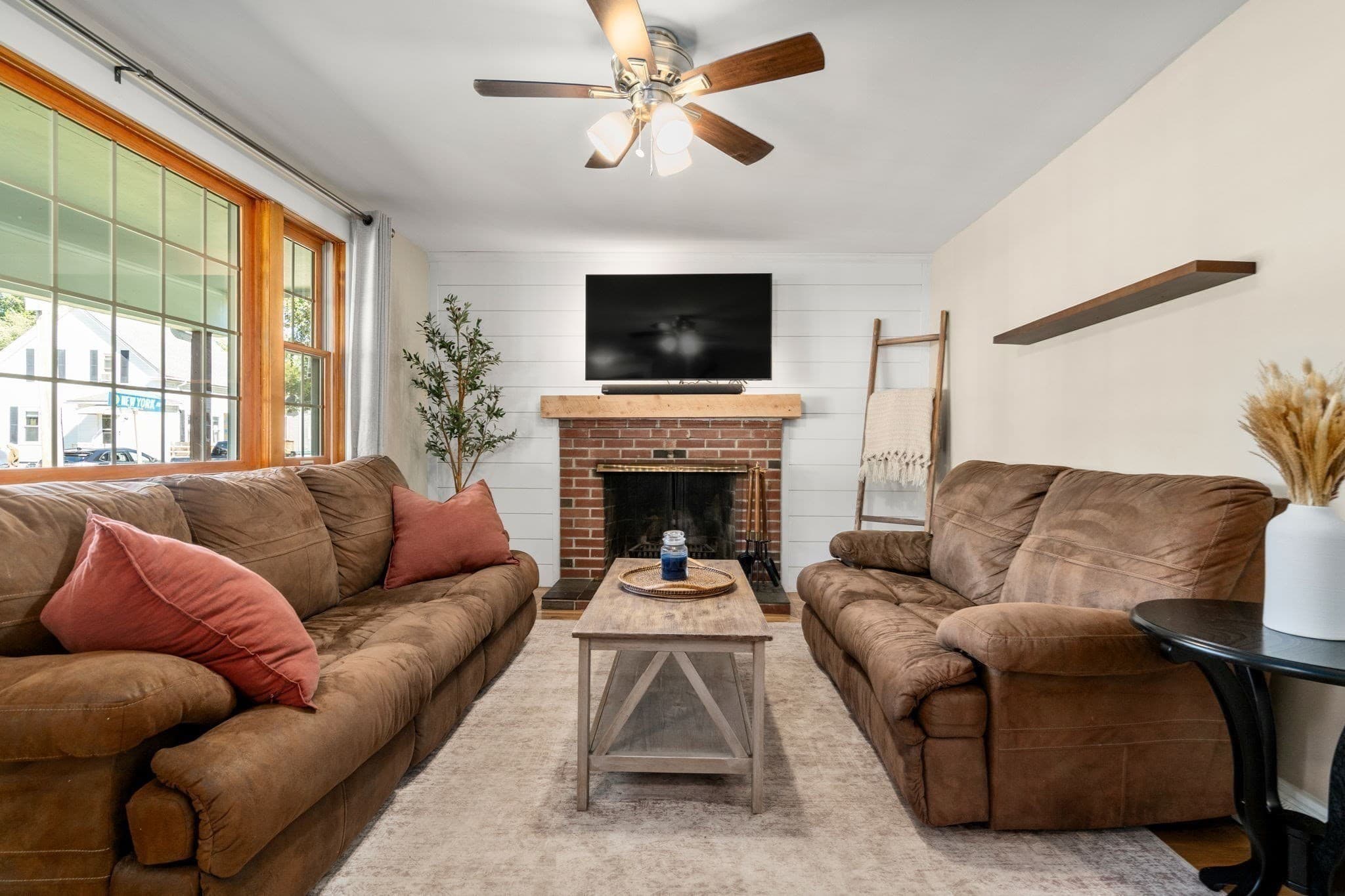 Single Family Residence at 1 New York Ave, Blackstone MA 01504, Blackstone, photo 6 of 34