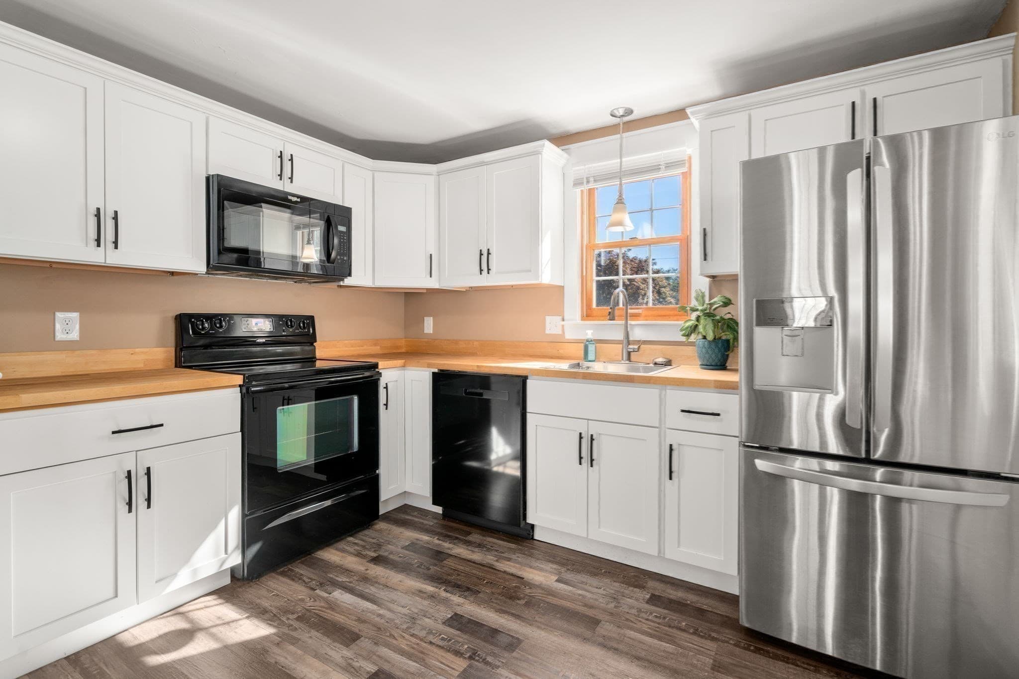 Single Family Residence at 1 New York Ave, Blackstone MA 01504, Blackstone, photo 11 of 34