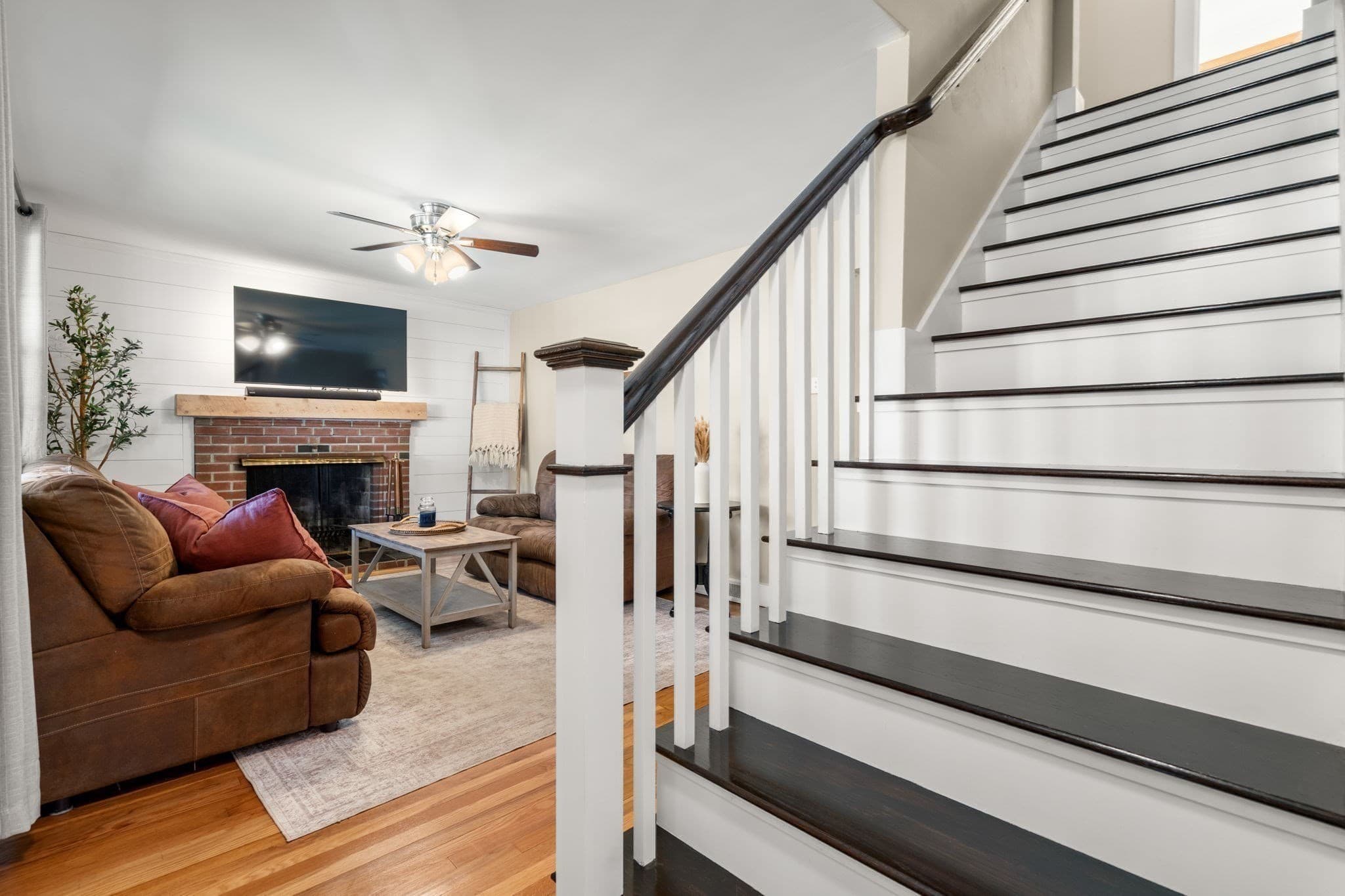 Single Family Residence at 1 New York Ave, Blackstone MA 01504, Blackstone, photo 4 of 34