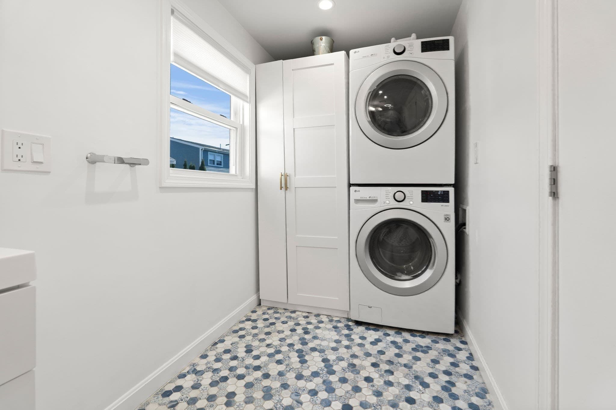 2 Family - 2 Units Up/Down at 70 Haith St, Revere MA 02151, Revere, photo 12 of 35