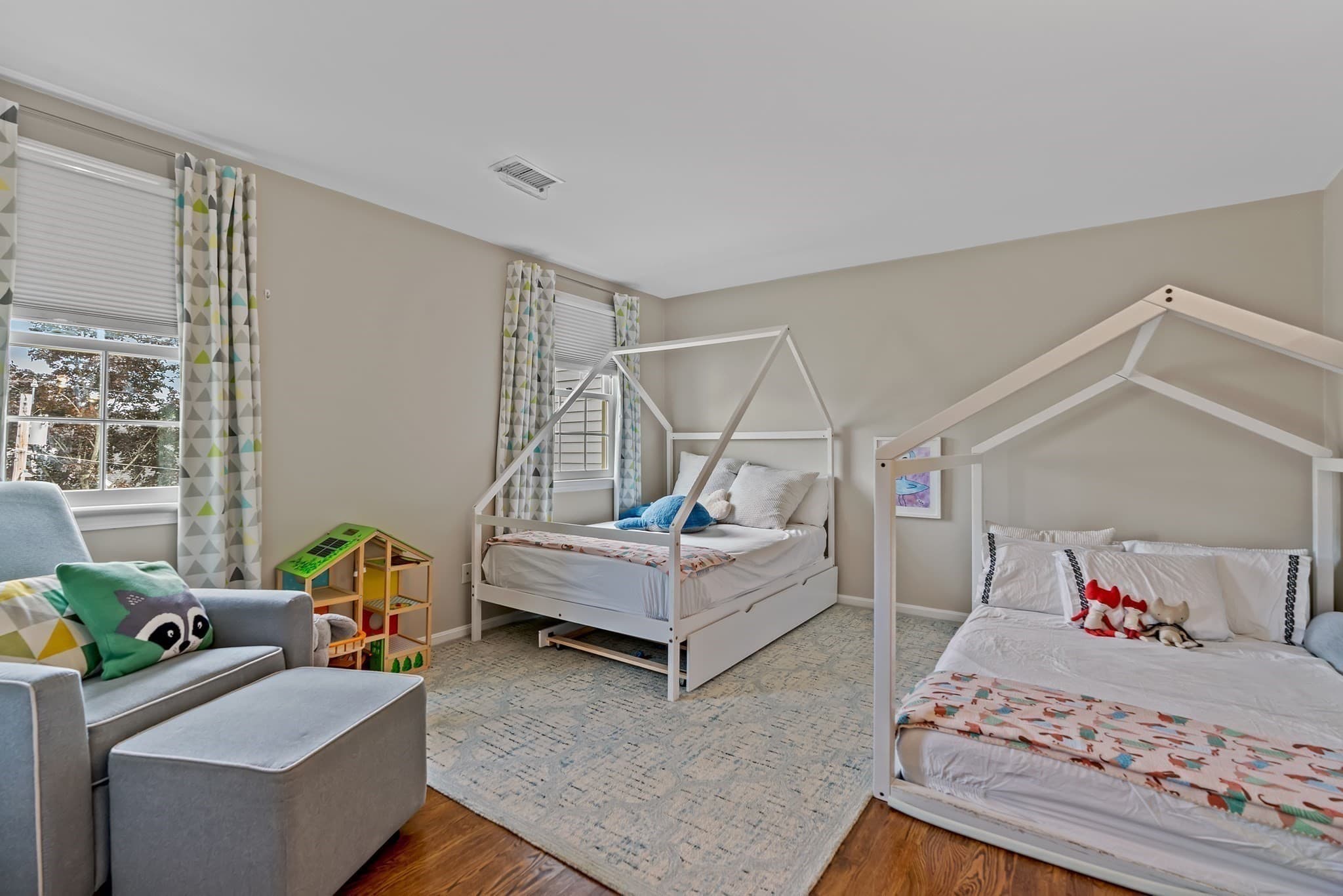 Condominium at 30 Pleasant Street # 30, Wellesley MA 02482, Wellesley, photo 21 of 34