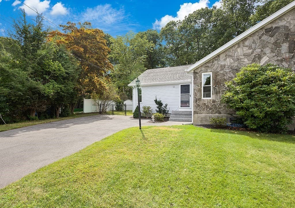 Single Family Residence at 31 Acorn Dr # 31, Randolph MA 02368, Randolph, photo 4 of 33