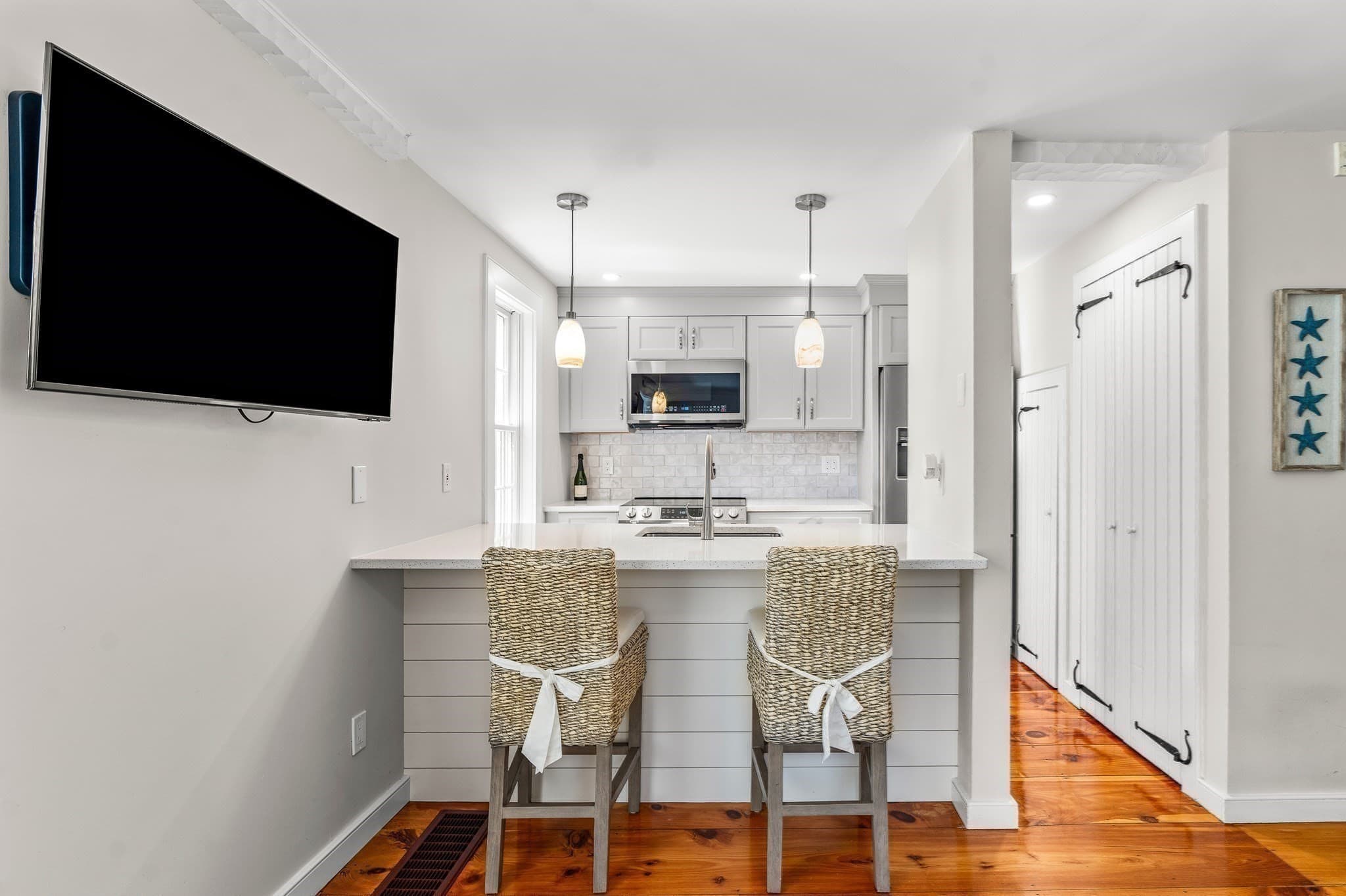 Condominium at 35 Landmark # 4C, Mashpee MA 02649, Mashpee, photo 11 of 32