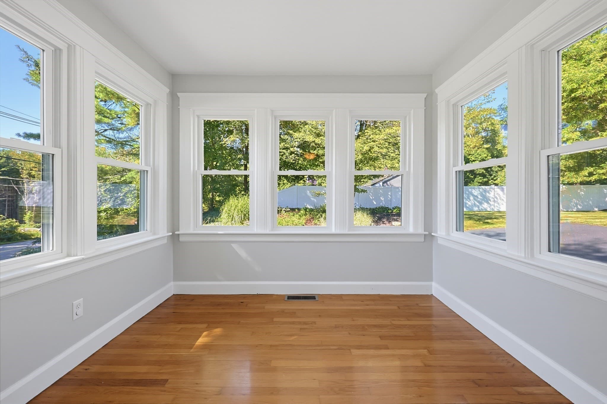 Single Family Residence at 191 Whitins Rd, Sutton MA 01590, Sutton, photo 13 of 37
