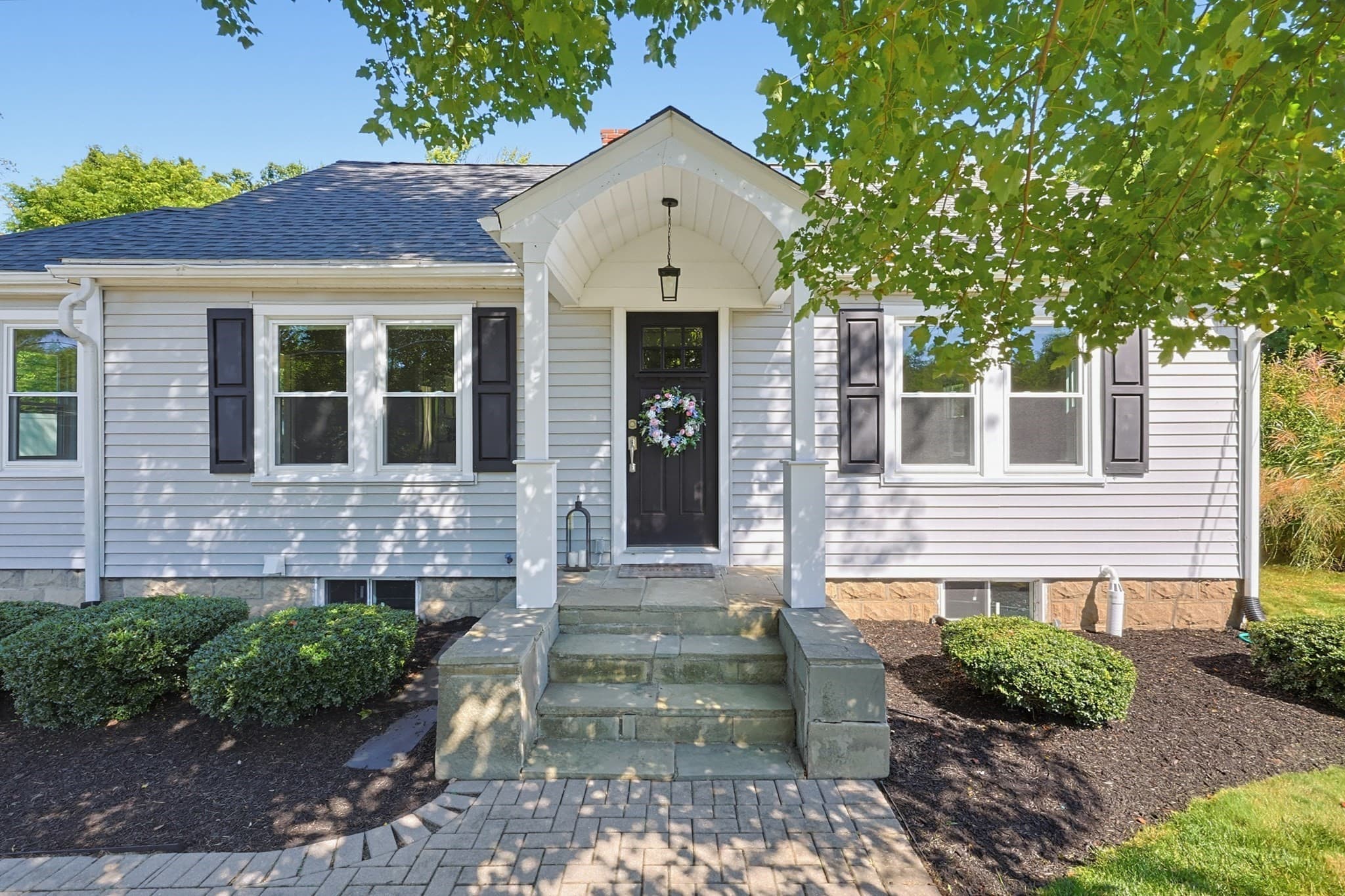 191 Whitins Rd, Sutton MA 01590