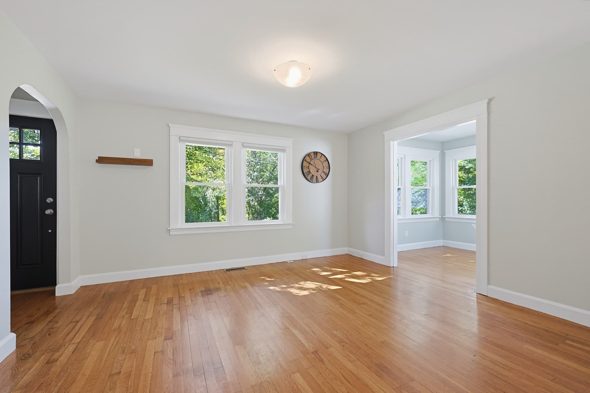 Single Family Residence at 191 Whitins Rd, Sutton MA 01590, Sutton, photo 10 of 37