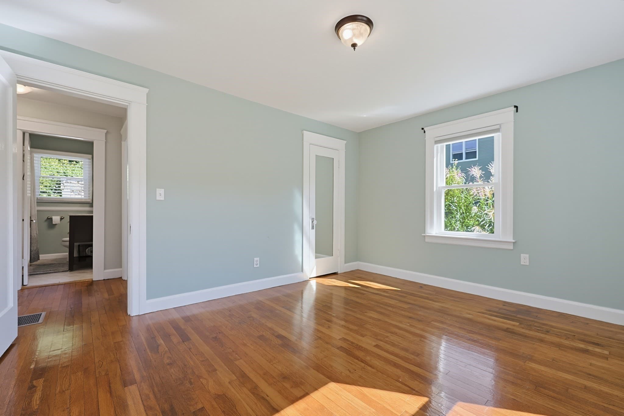 Single Family Residence at 191 Whitins Rd, Sutton MA 01590, Sutton, photo 14 of 37