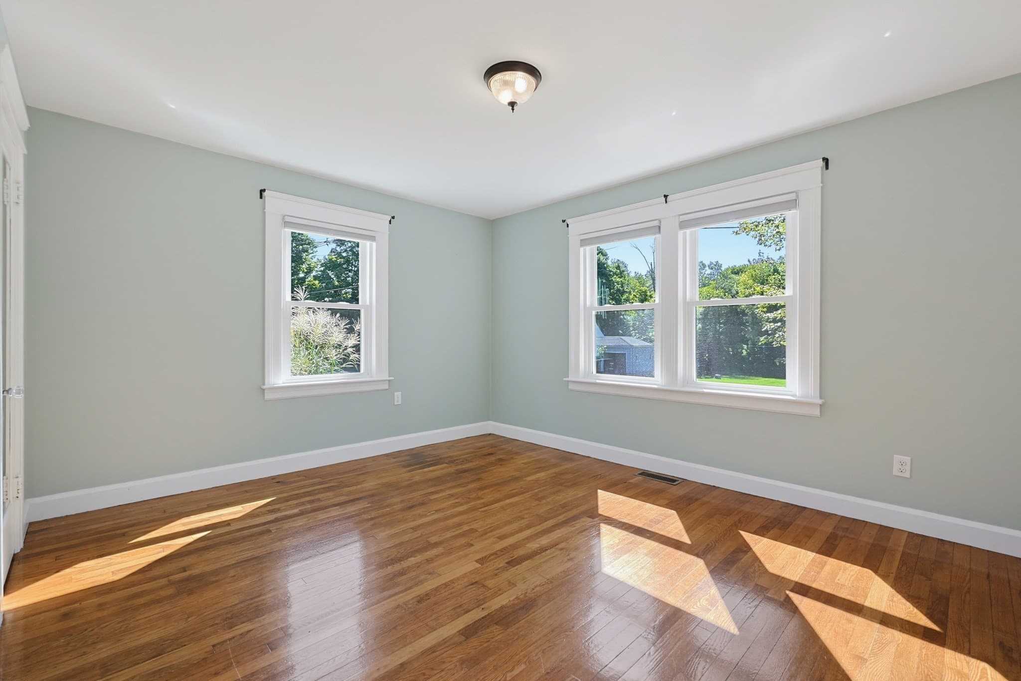 Single Family Residence at 191 Whitins Rd, Sutton MA 01590, Sutton, photo 15 of 37
