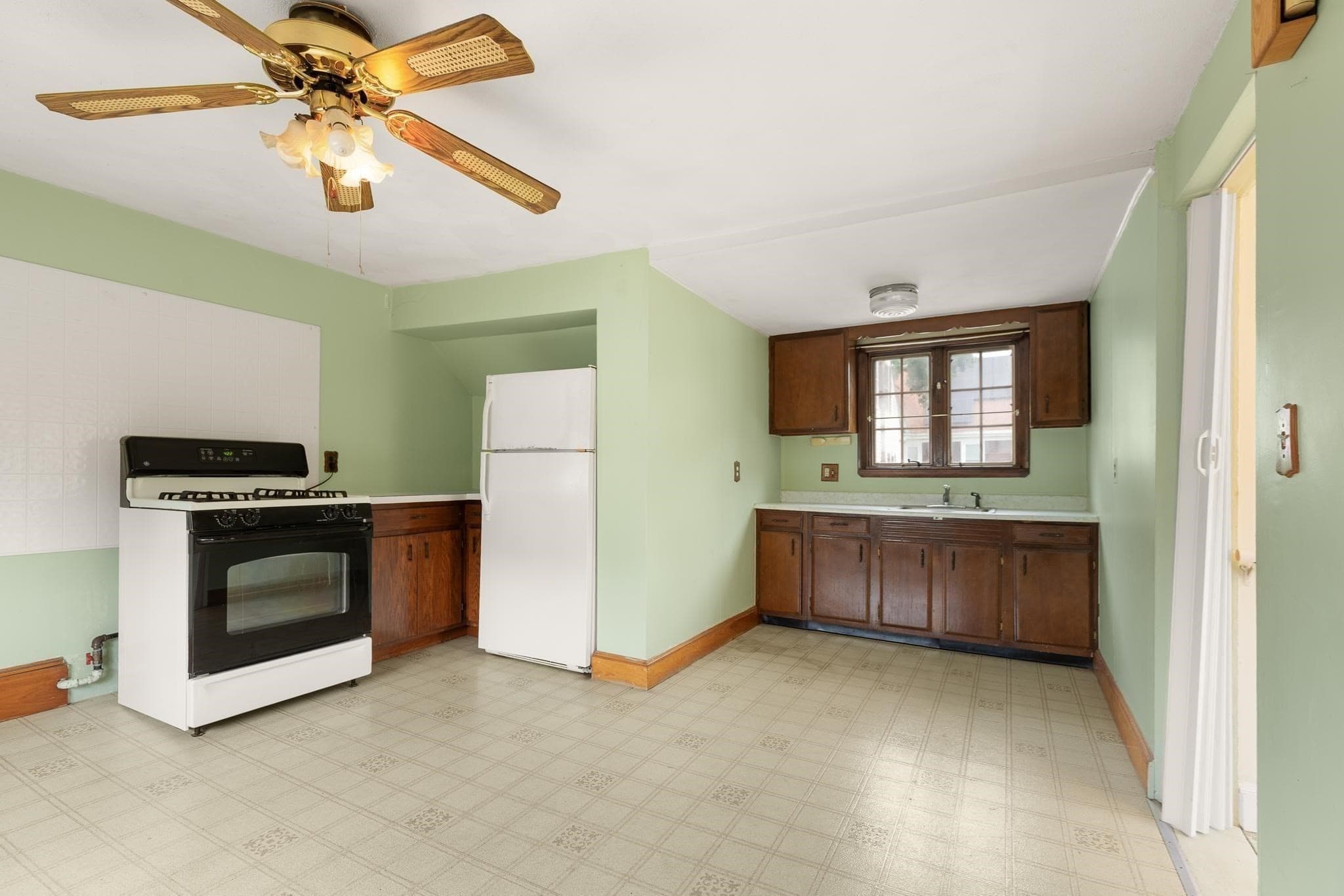 Single Family Residence at 161 Park St, Medford MA 02155, Medford, photo 18 of 40