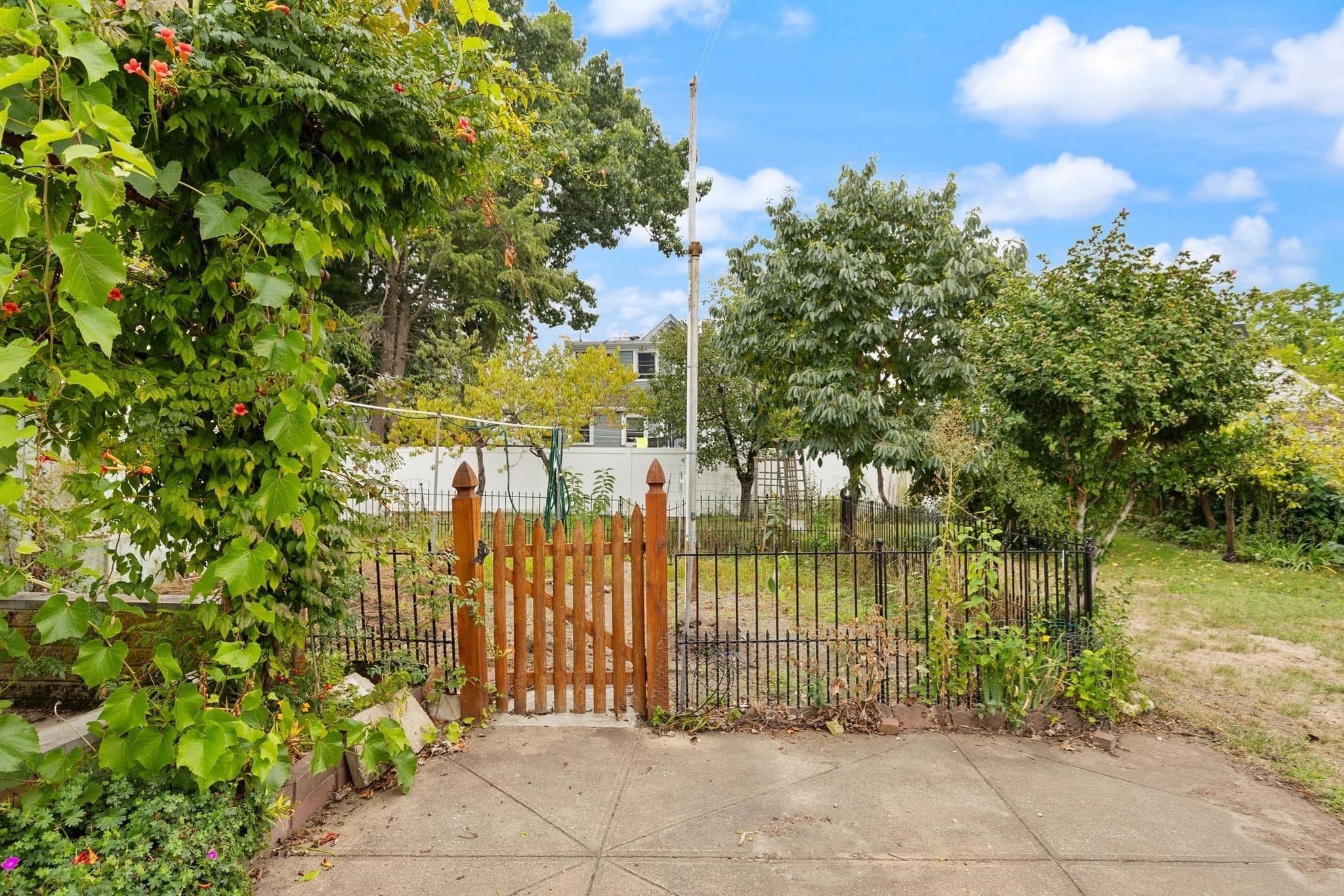 Single Family Residence at 161 Park St, Medford MA 02155, Medford, photo 39 of 40