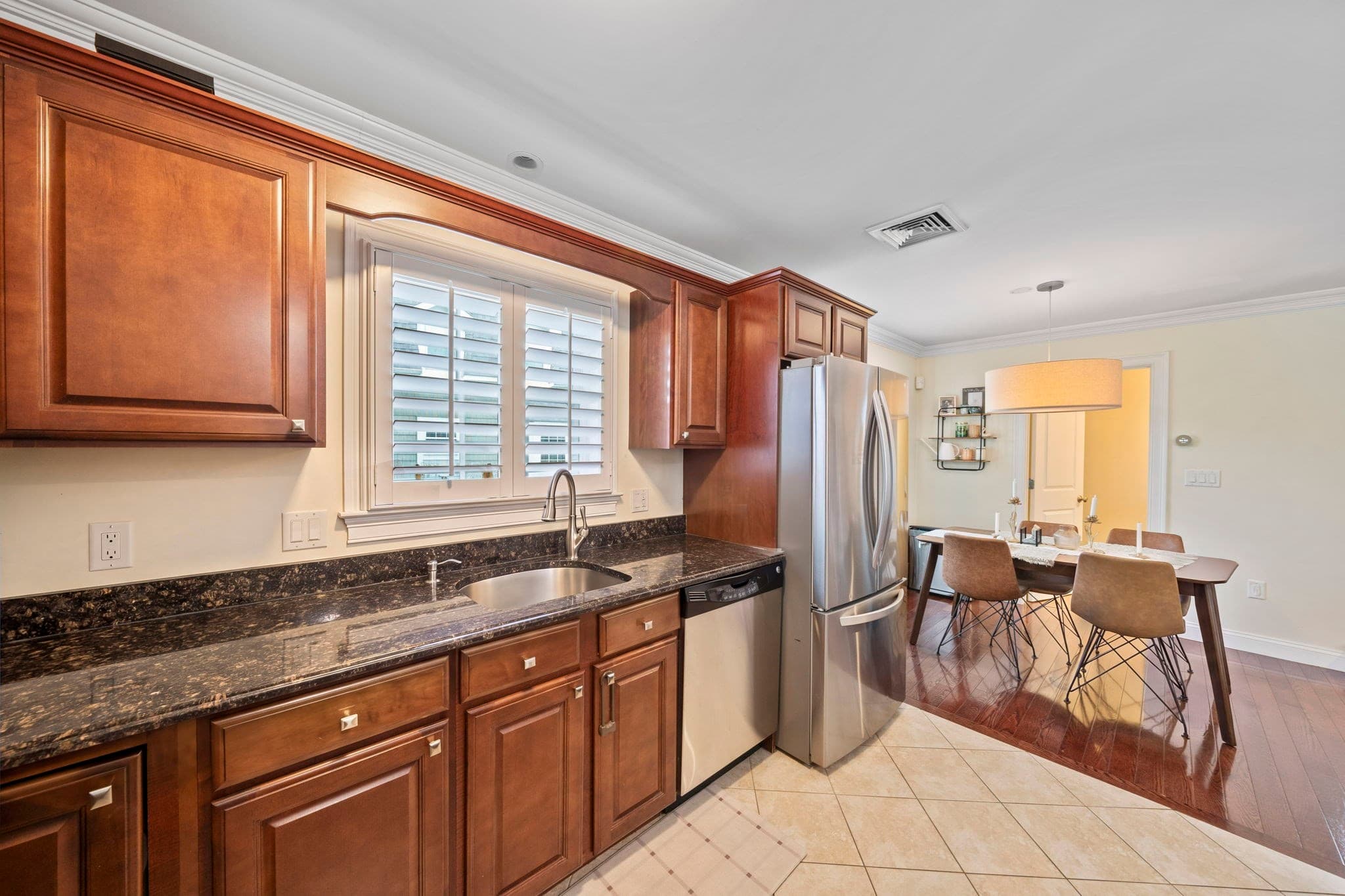Condominium at 580 Quarry St # 9, Quincy MA 02169, photo 6 of 22