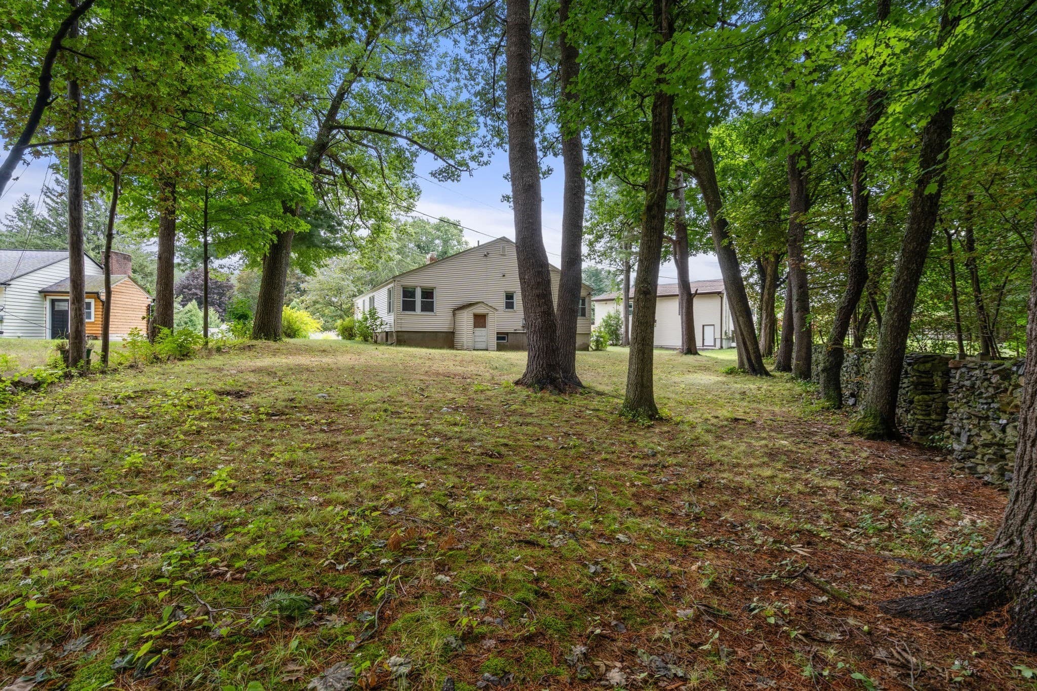 Single Family Residence at 15 Claridge Dr, Worcester MA 01602, Worcester, photo 26 of 30
