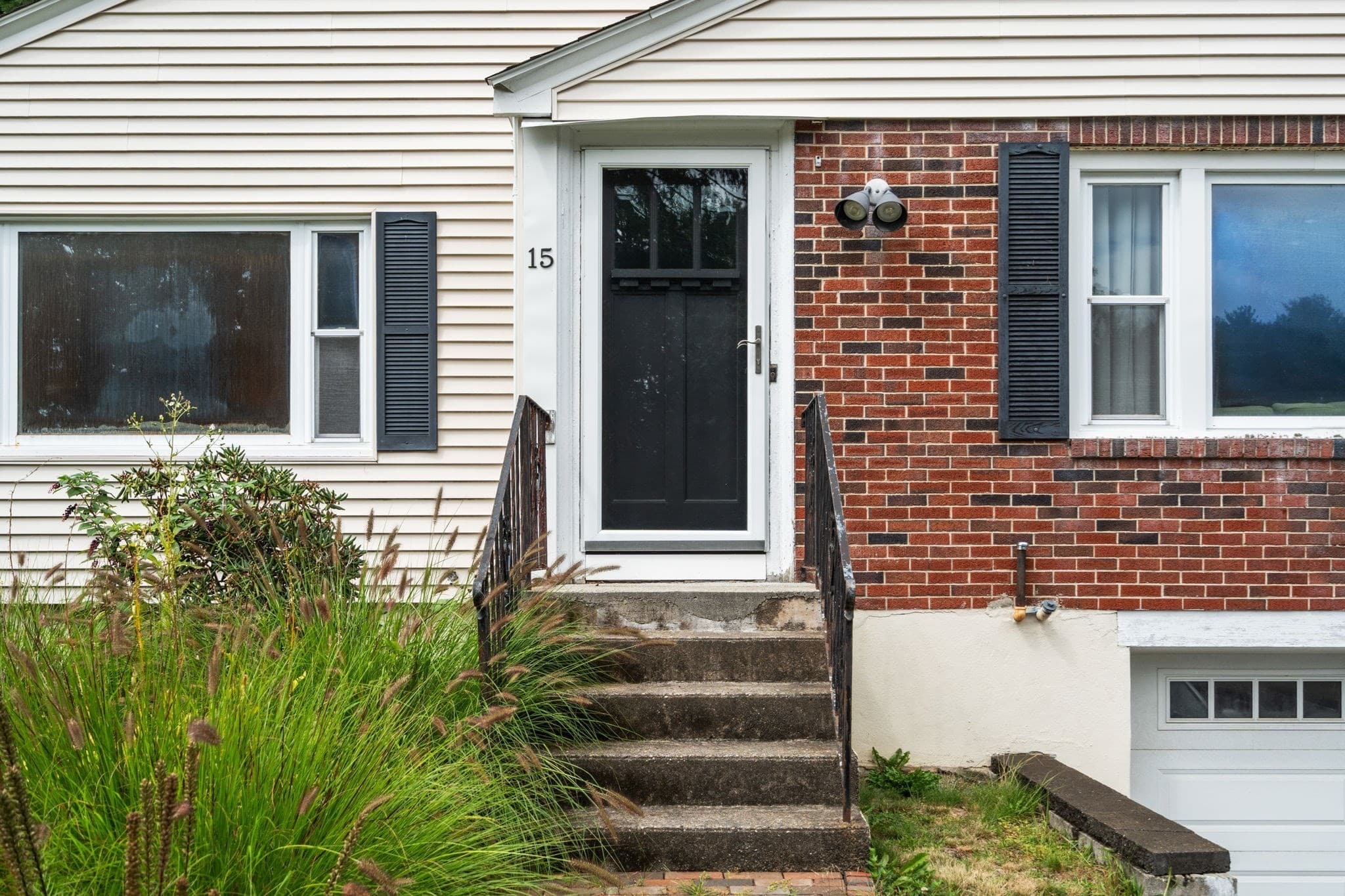 Single Family Residence at 15 Claridge Dr, Worcester MA 01602, Worcester, photo 4 of 30