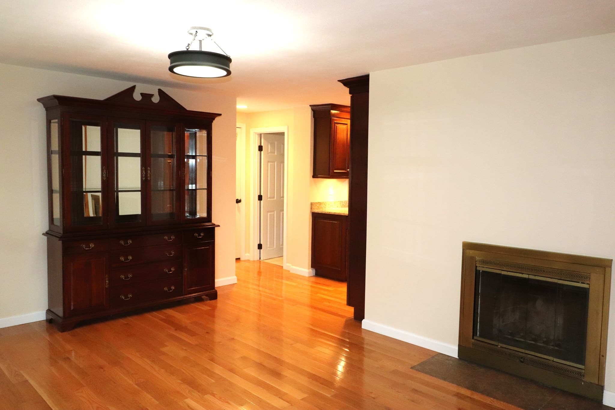 Single Family Residence at 146 Walnut St, Shrewsbury MA 01545, Shrewsbury, photo 4 of 27