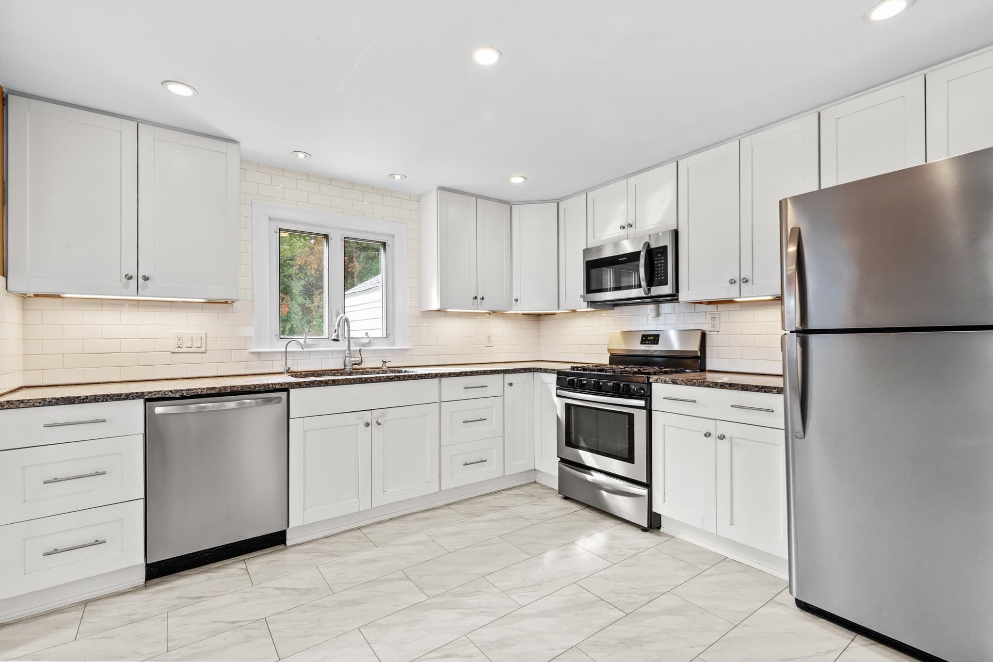 Single Family Residence at 18 Gould Rd, Plymouth MA 02360, photo 6 of 42