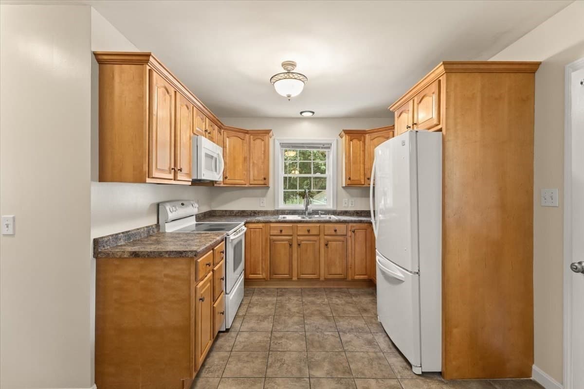 Single Family Residence at 48 Davis St, Taunton MA 02780, Taunton, photo 14 of 41