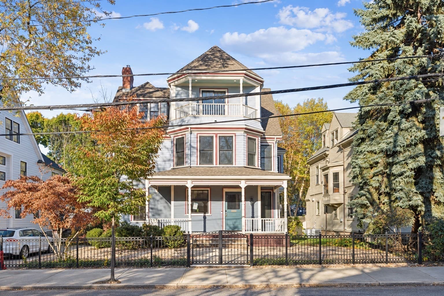 220 Aspinwall Ave, Brookline MA 02446