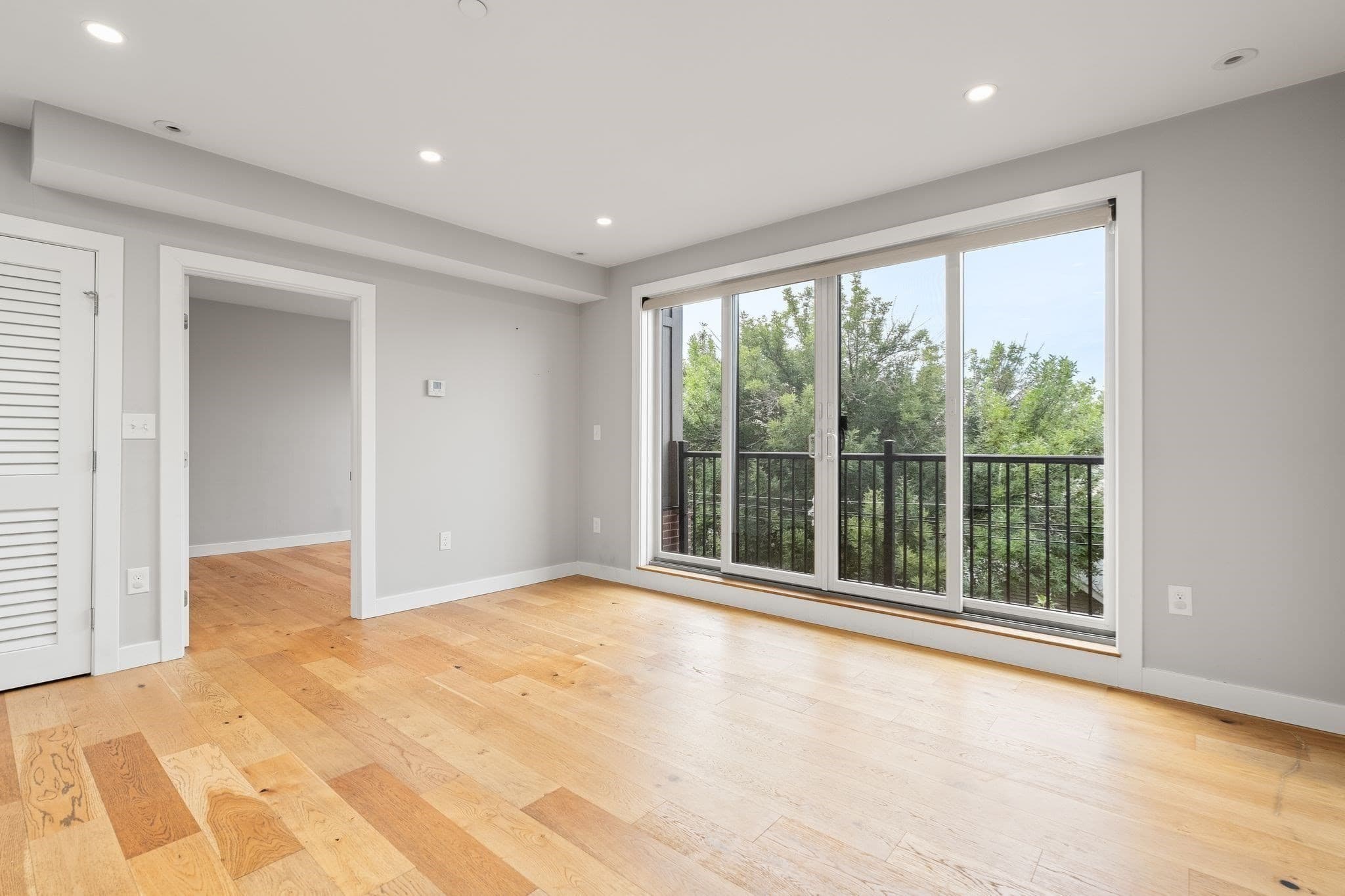 Condominium at 10-16 Everett St # 402, Boston MA 02128, Boston, photo 3 of 39