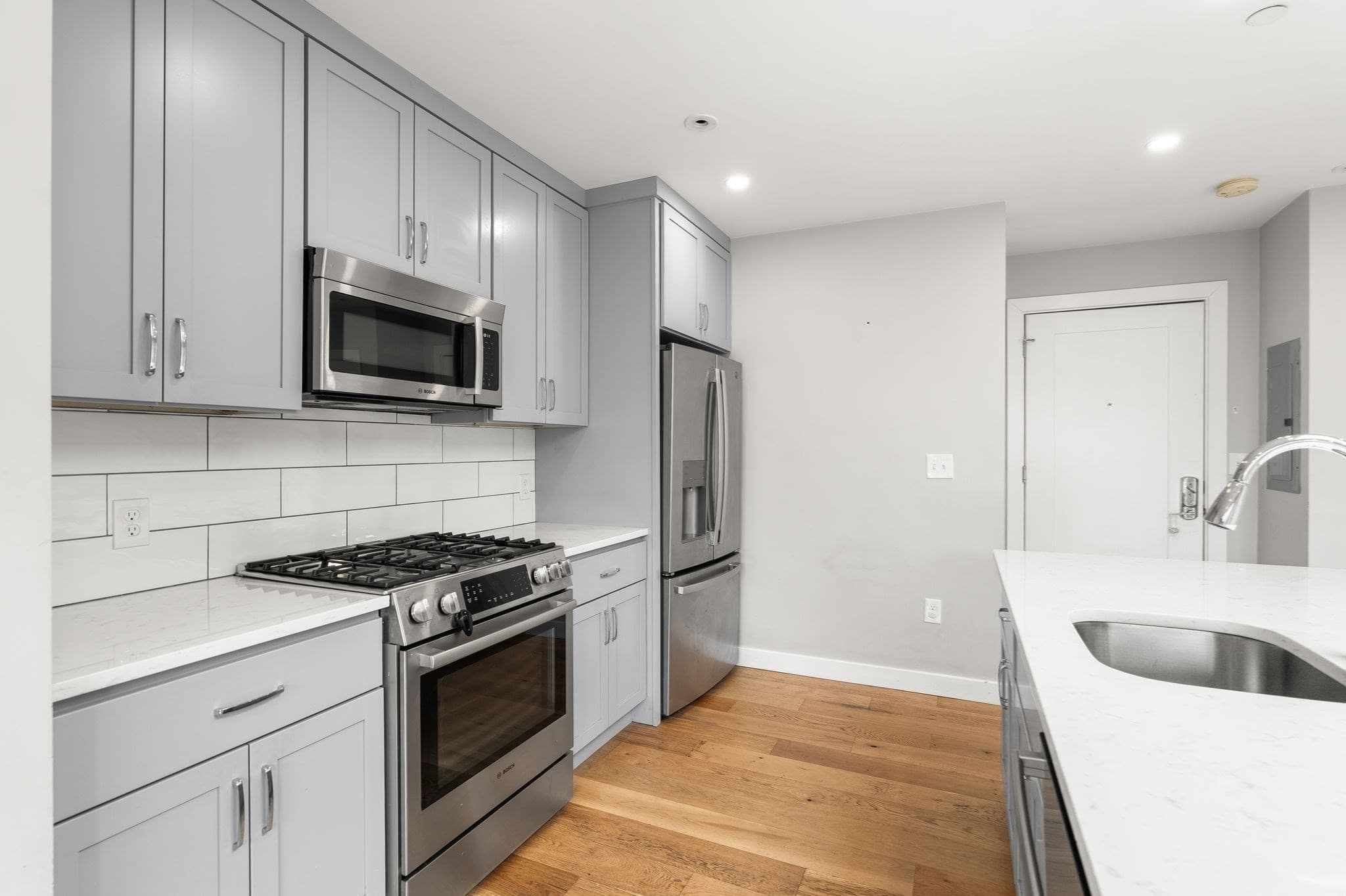 Condominium at 10-16 Everett St # 402, Boston MA 02128, Boston, photo 10 of 39