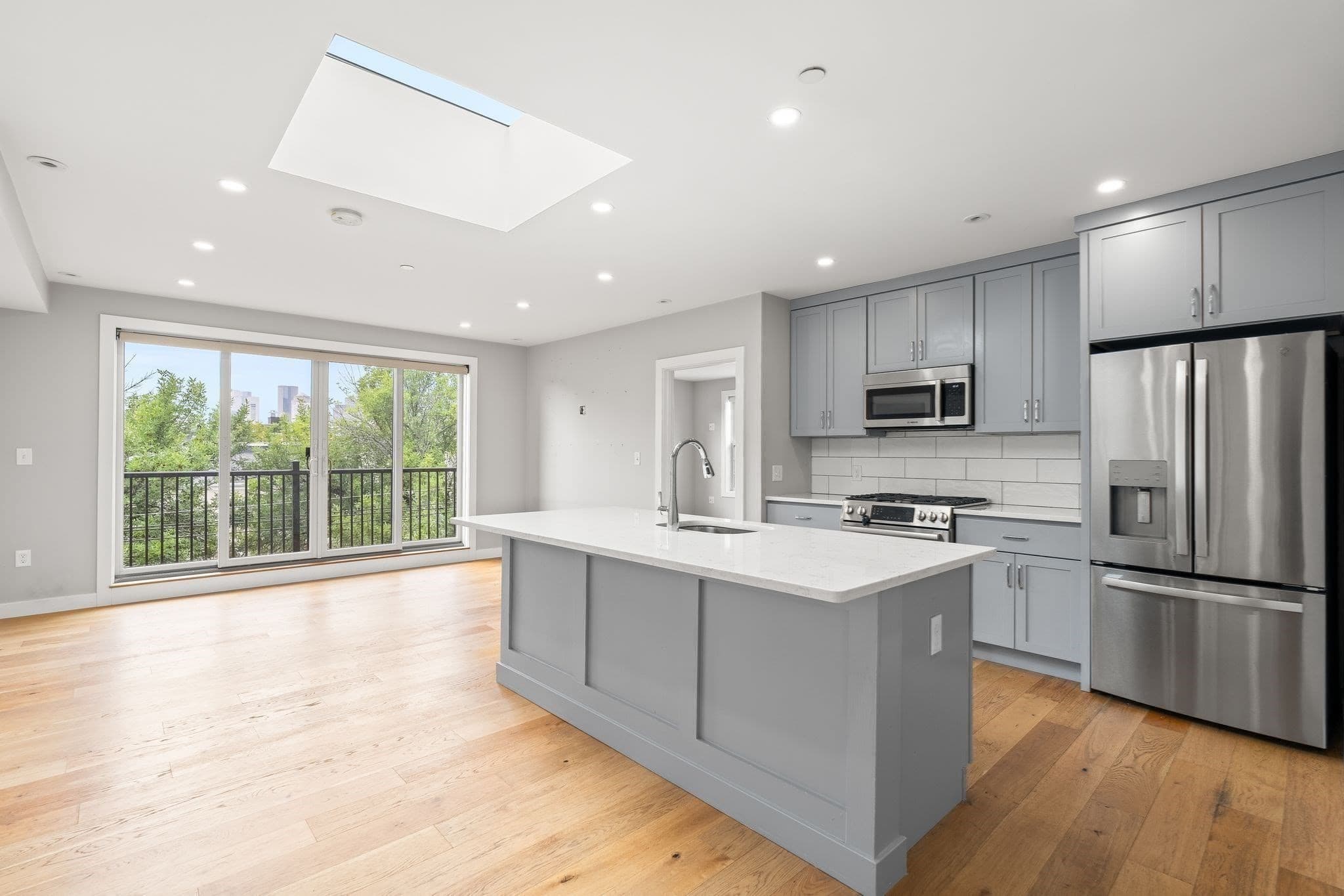 Condominium at 10-16 Everett St # 402, Boston MA 02128, Boston, photo 14 of 39