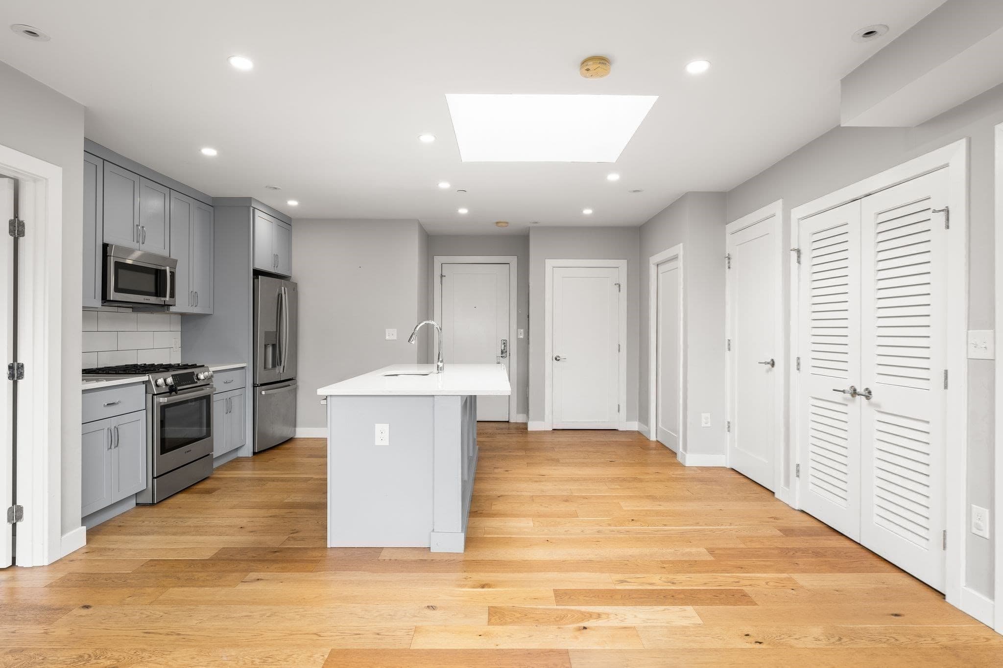 Condominium at 10-16 Everett St # 402, Boston MA 02128, Boston, photo 18 of 39