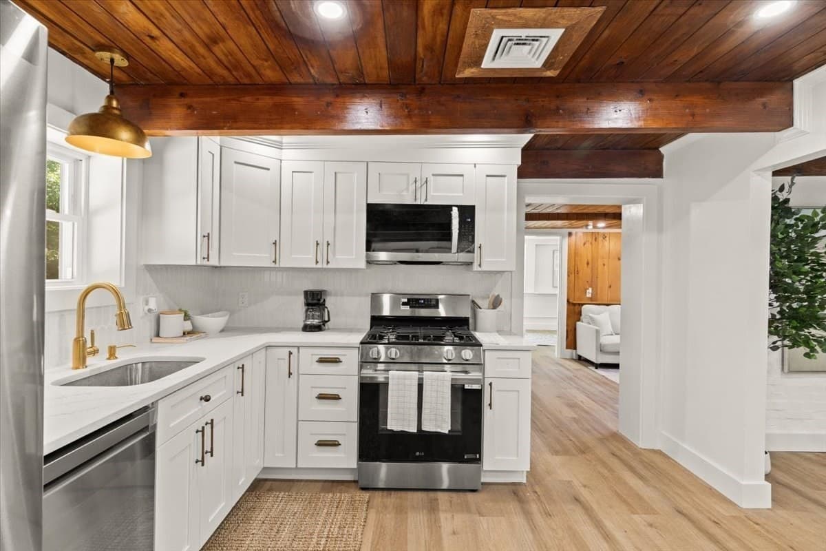 Single Family Residence at 3 Abraham Ave, Freetown MA 02717, Freetown, photo 10 of 42