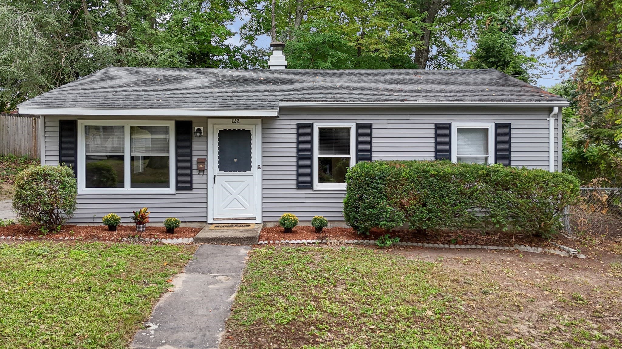 122 Fetherston Ave, Lowell MA 01852