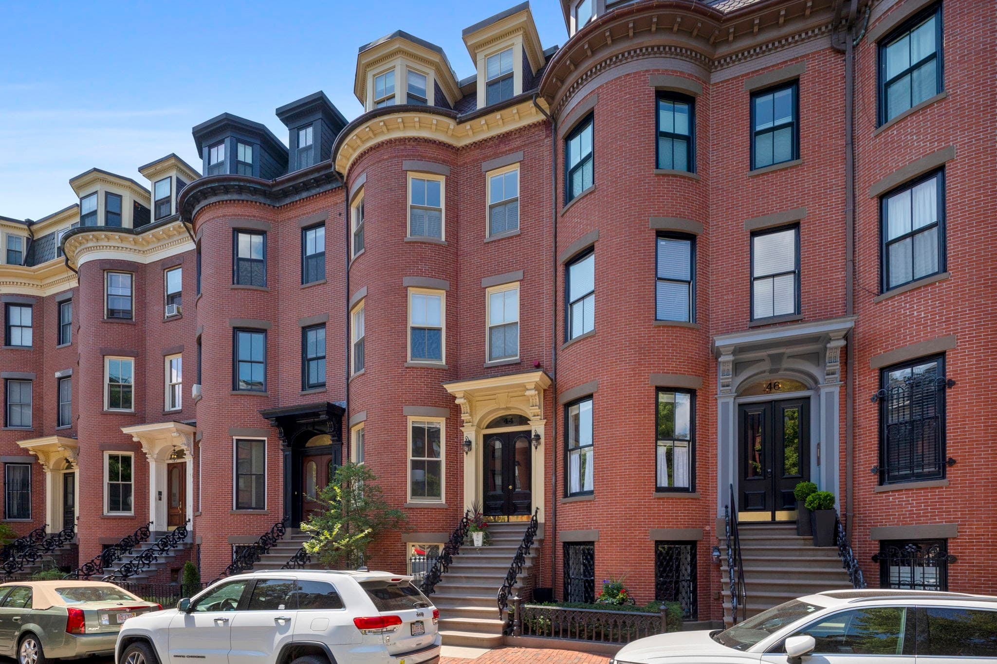 44 Rutland Sq # 2, Boston MA 02118