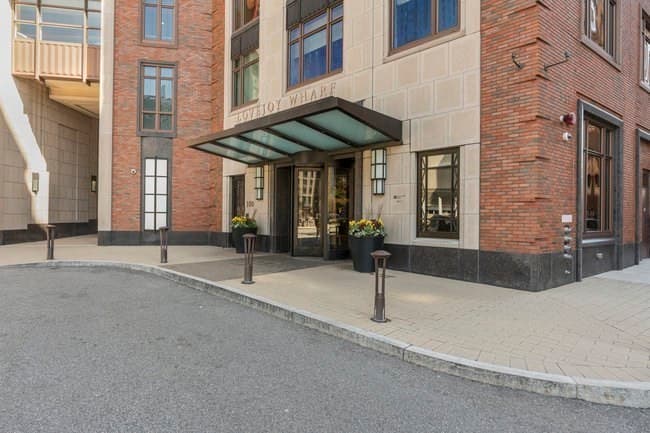 Condominium at 100 Lovejoy # Q, Boston MA 02114, photo 12 of 13