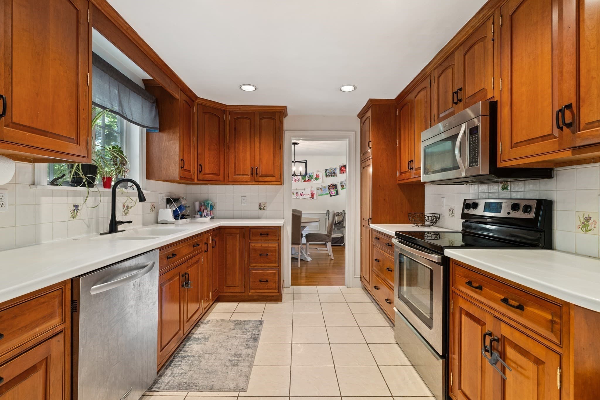 Single Family Residence at 53 Eleanor St, Dartmouth MA 02747, Dartmouth, photo 2 of 35