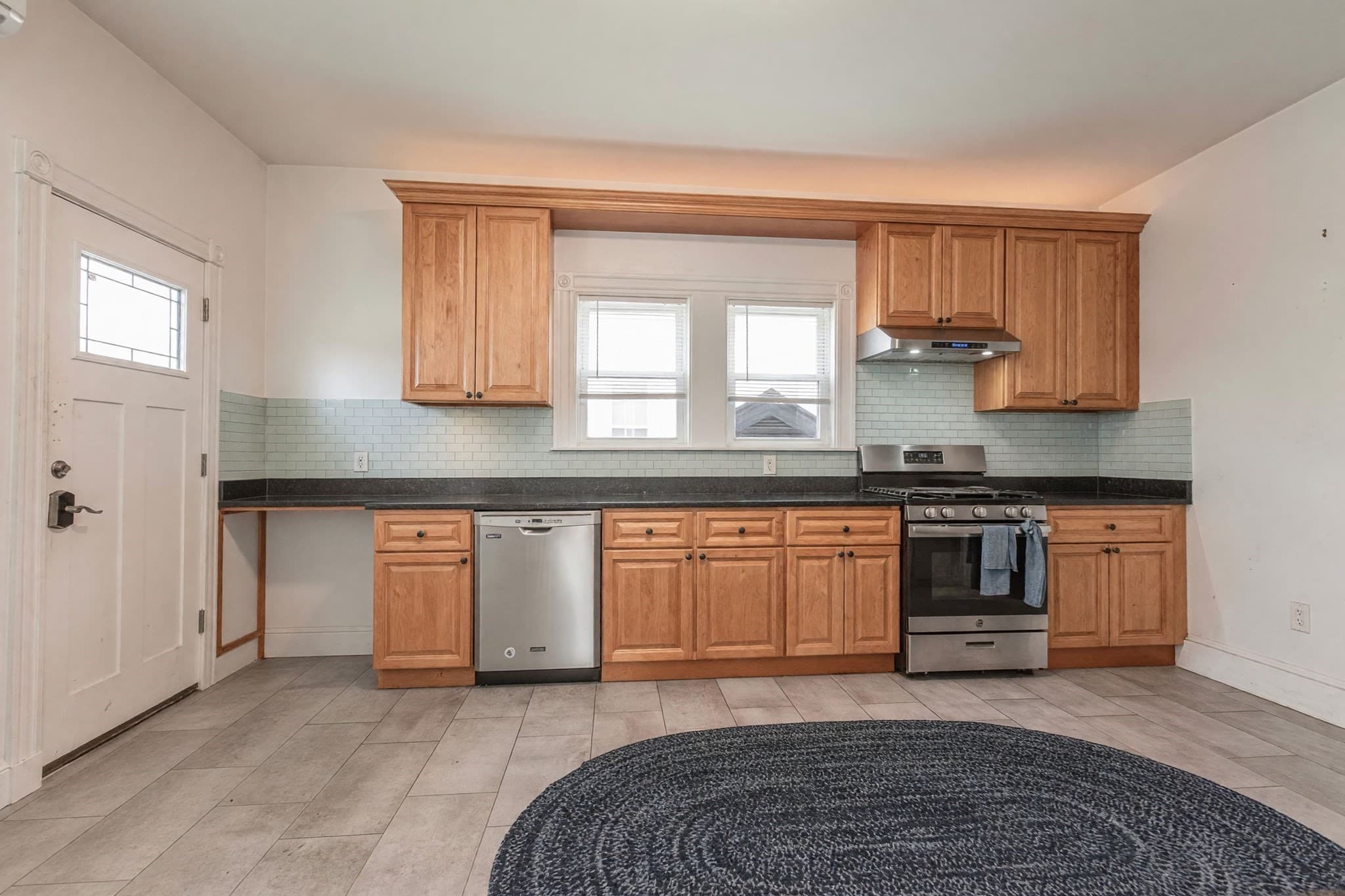 Single Family Residence at 38 Davis St, Quincy MA 02170, Quincy, photo 5 of 35
