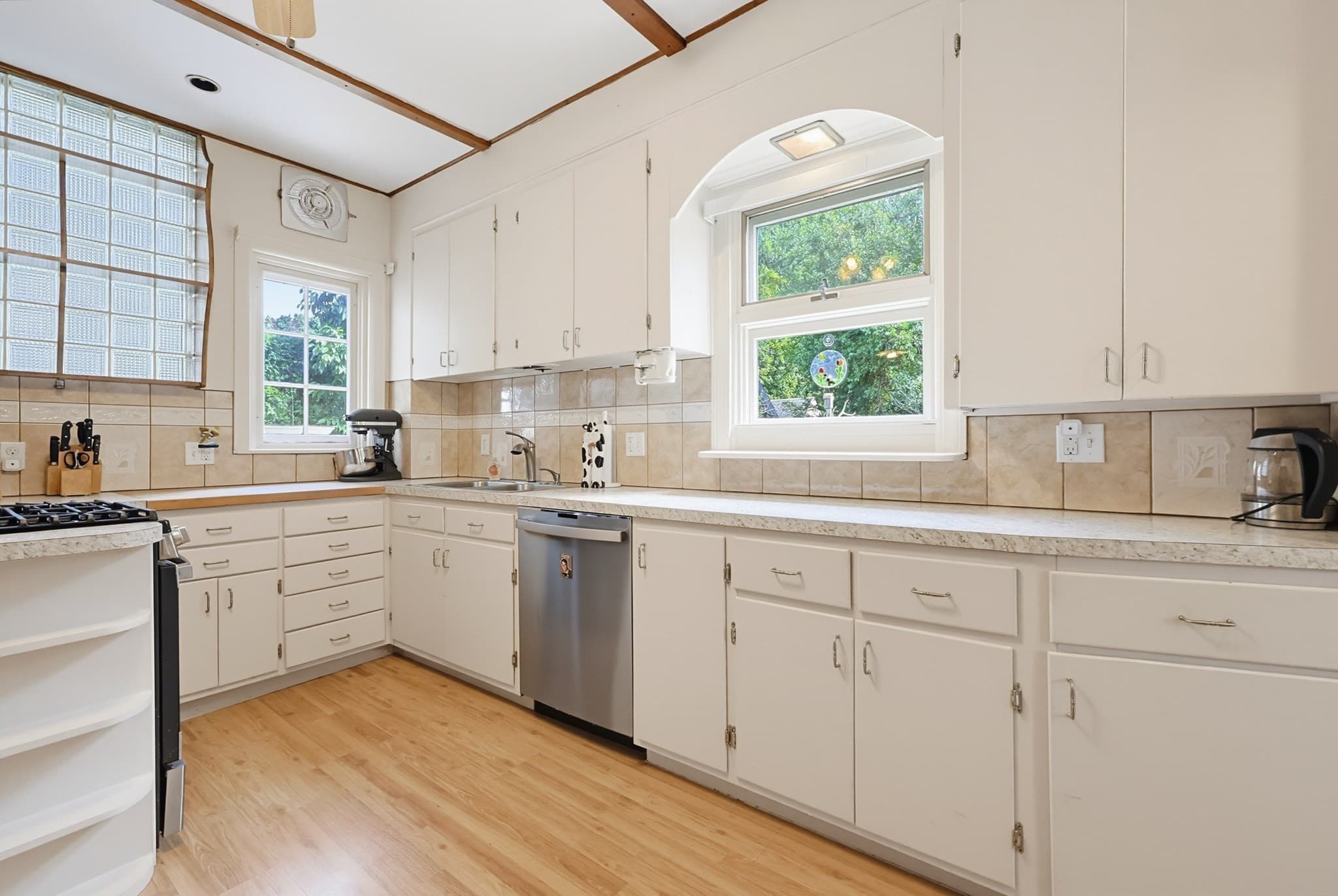 Single Family Residence at 218 County St., Attleboro MA 02703, Attleboro, photo 13 of 41