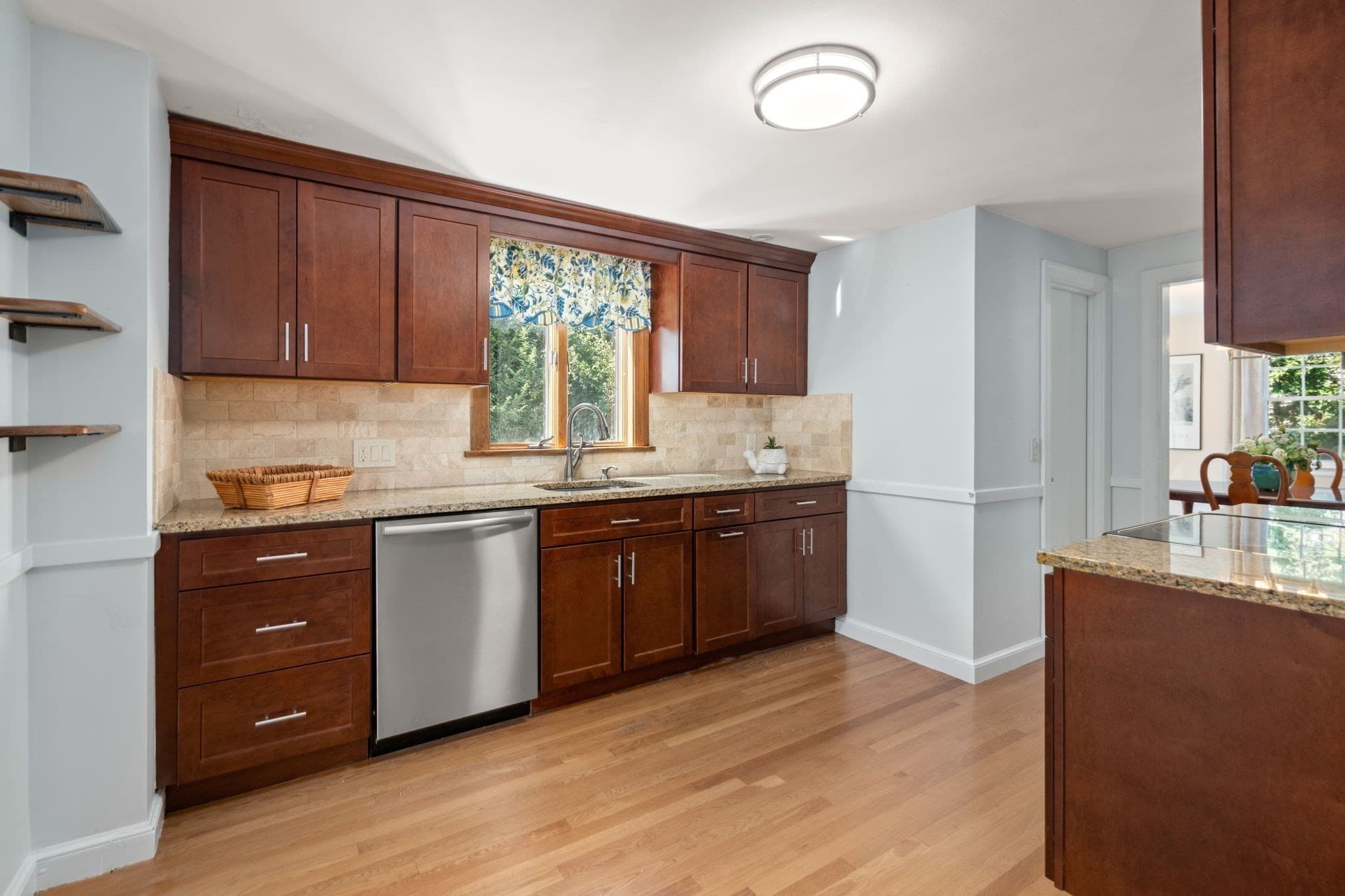Single Family Residence at 46 Norwich Circle, Medford MA 02155, Medford, photo 6 of 37