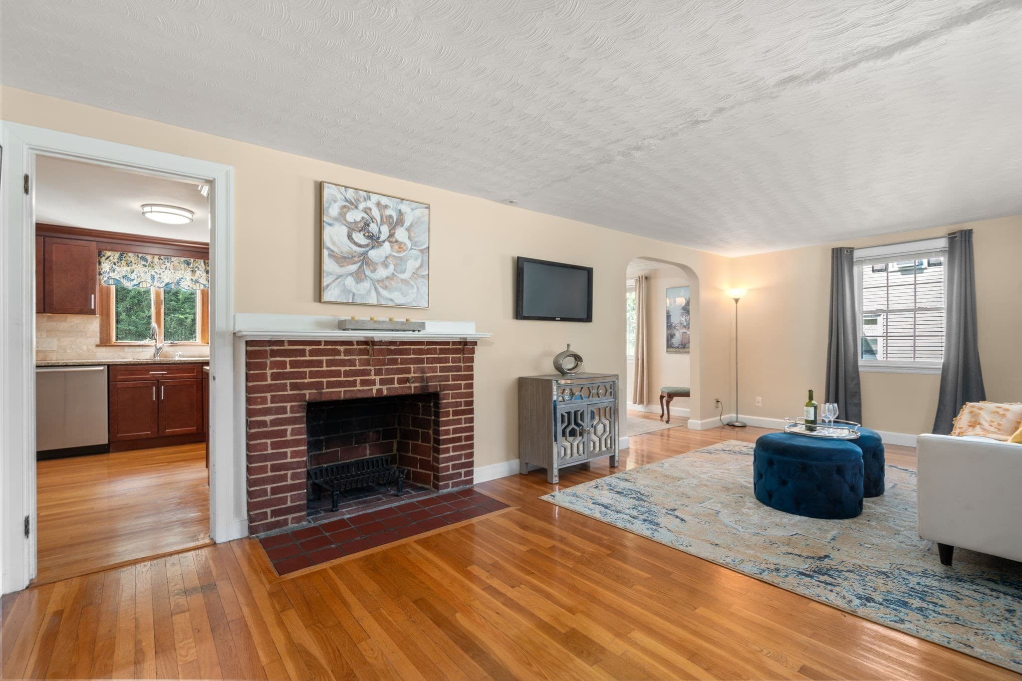 Single Family Residence at 46 Norwich Circle, Medford MA 02155, Medford, photo 4 of 37