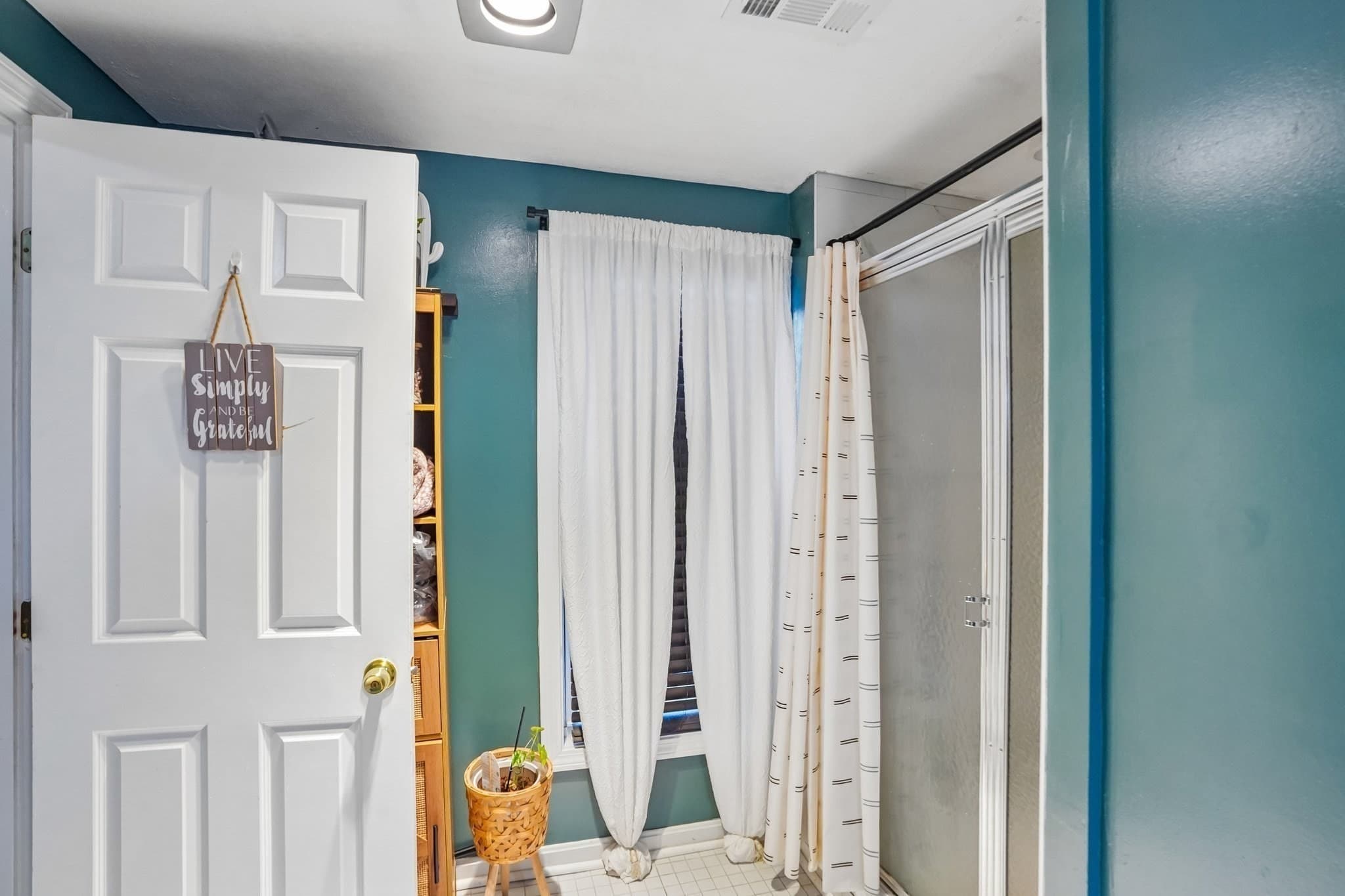 Multi Family at 112 Fremont St, Lowell MA 01850, Lowell, photo 20 of 40