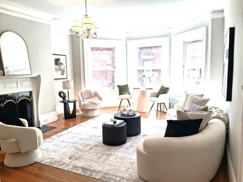 Condominium at 869 Beacon # 5, Boston MA 02215, photo 2 of 11