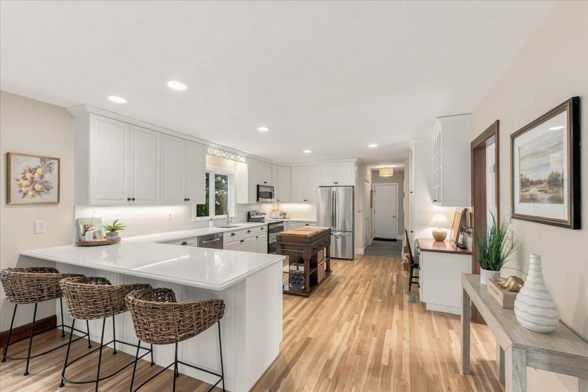 Single Family Residence at 93 Watch Hill Drive, Scituate MA 02066, Scituate, photo 12 of 40
