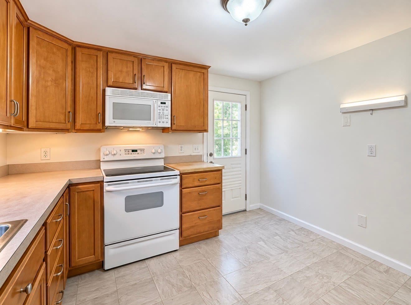 Single Family Residence at 6 North Lane, Monson MA 01057, Monson, photo 7 of 32