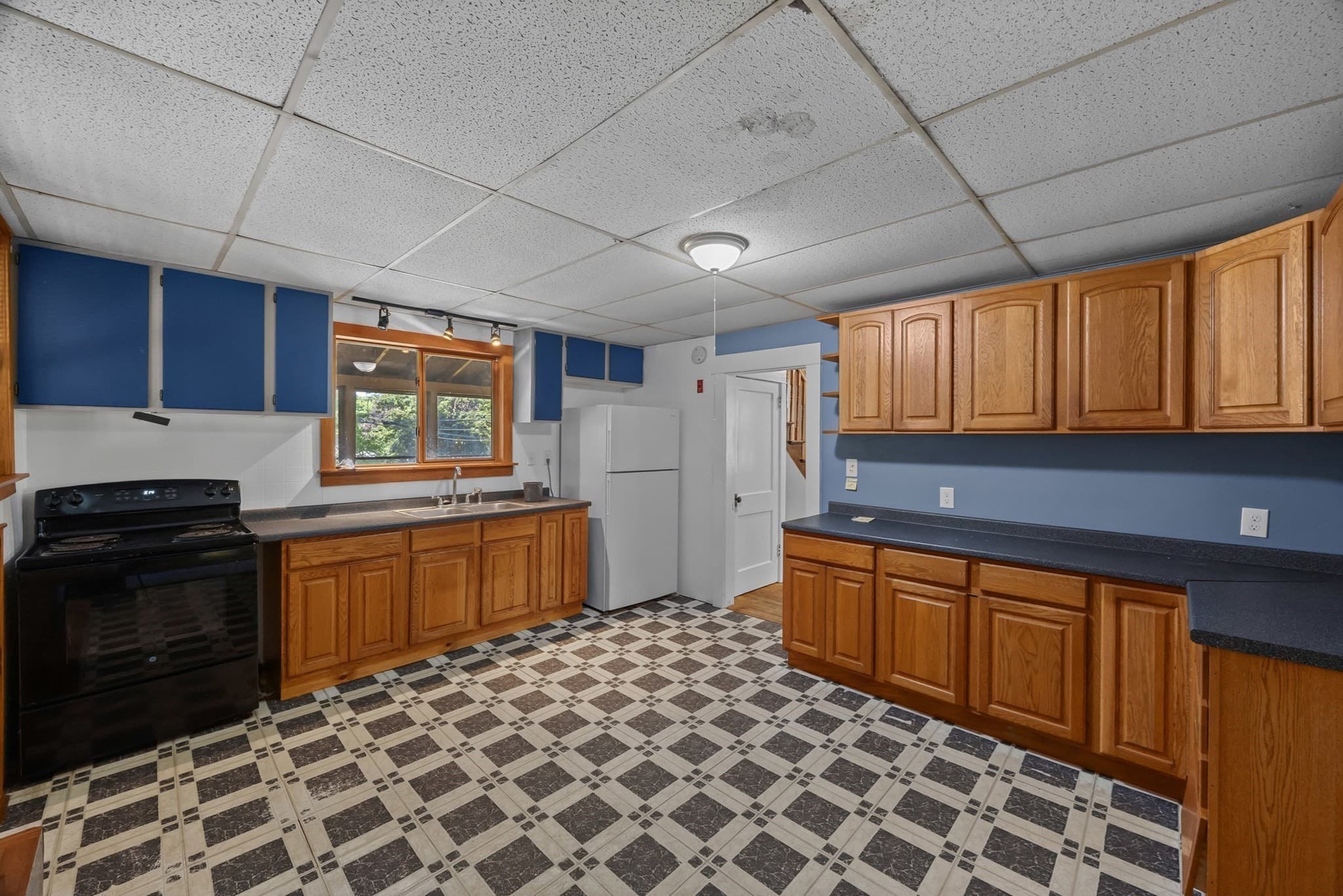 2 Family - 2 Units Side by Side at 18 Old Dudley Rd, Oxford MA 01540, Oxford, photo 9 of 42
