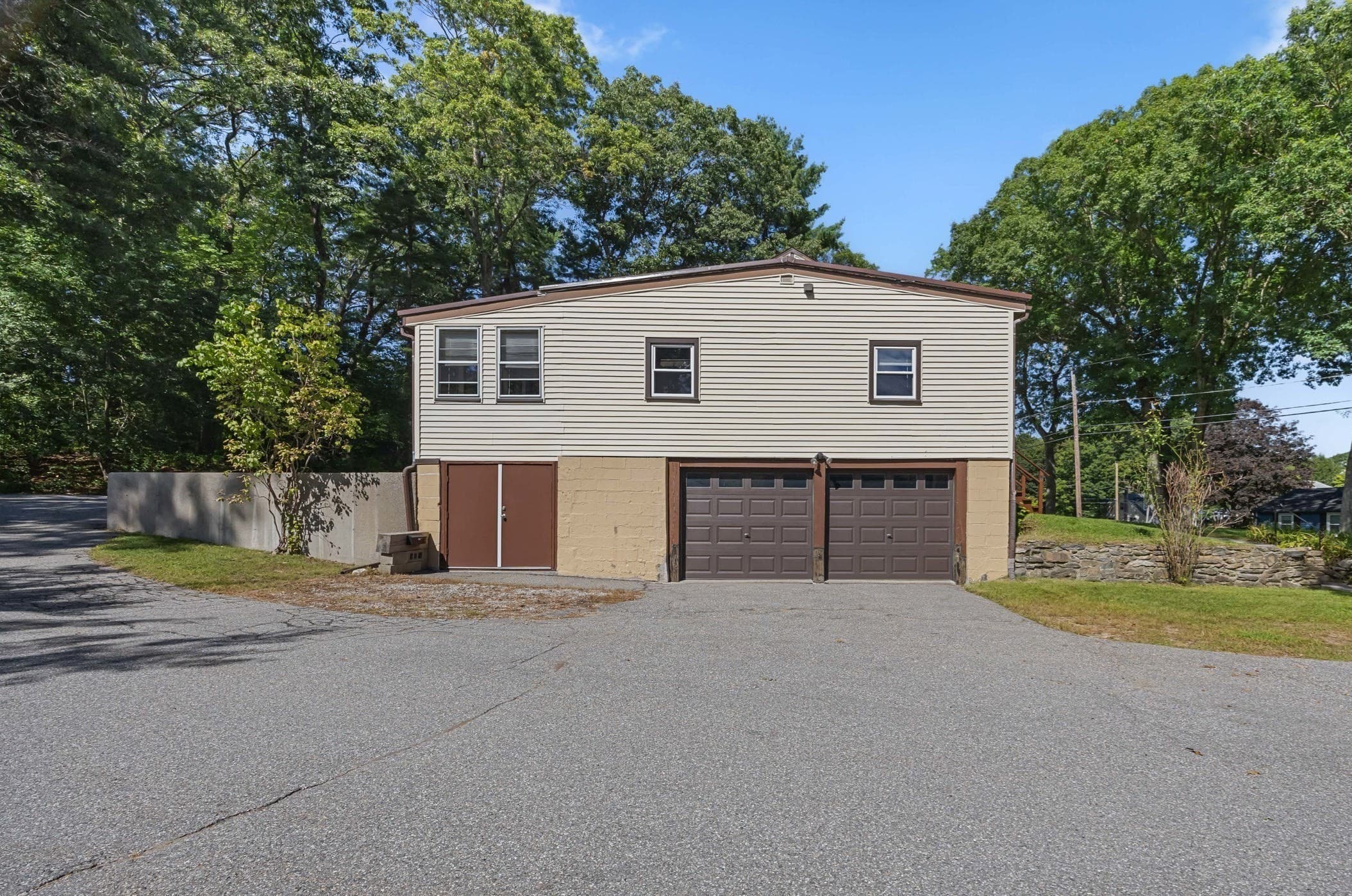 2 Family - 2 Units Side by Side at 18 Old Dudley Rd, Oxford MA 01540, Oxford, photo 39 of 42