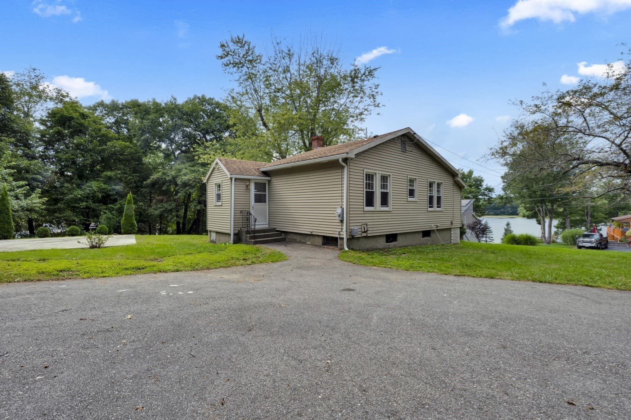 Single Family Residence at 82 Waite Street, Leicester MA 01524, Leicester, photo 9 of 30