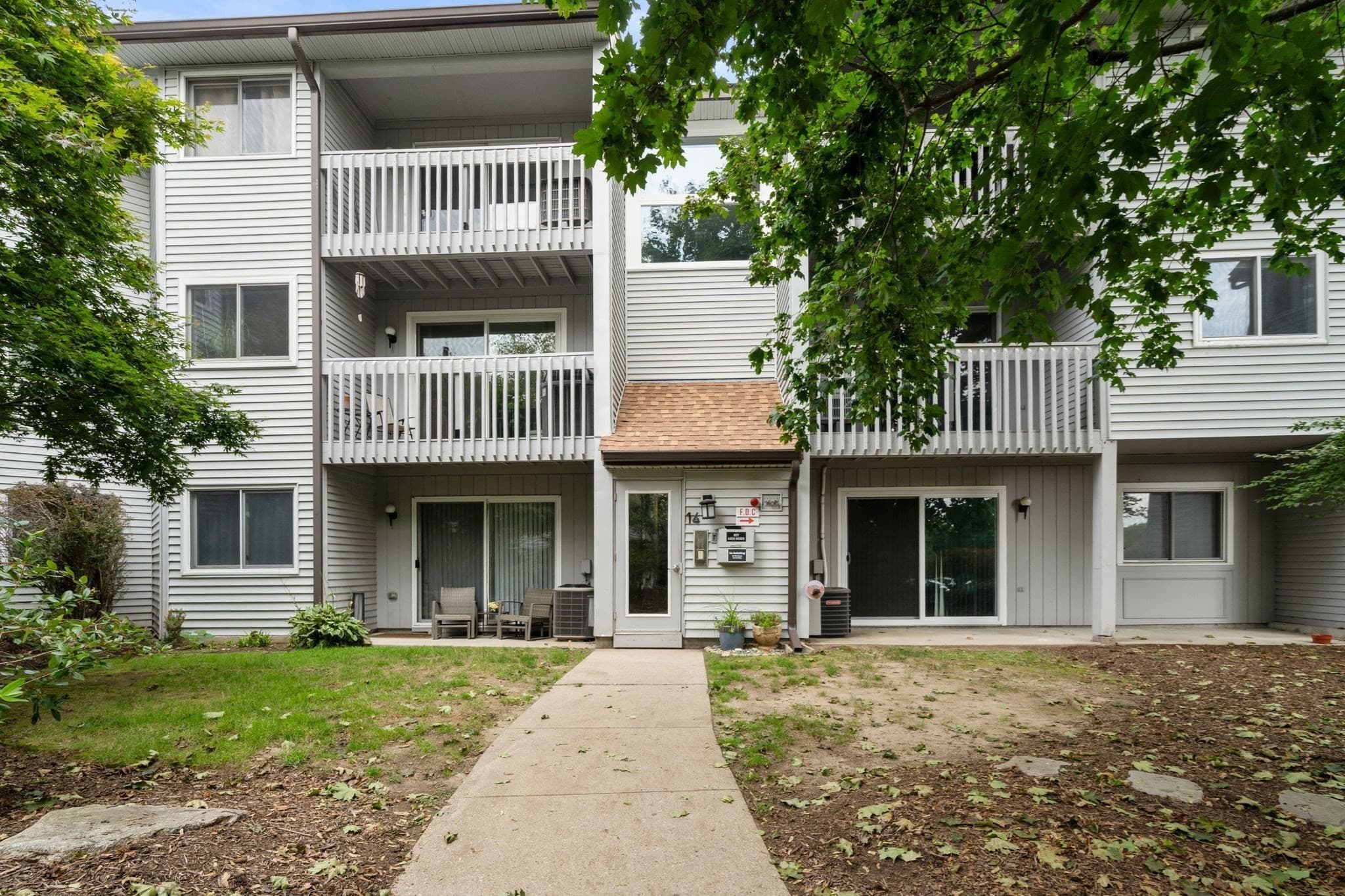 Condominium at 1408 Franklin Crossing Rd # 1408, Franklin MA 02038, Franklin, photo 2 of 22