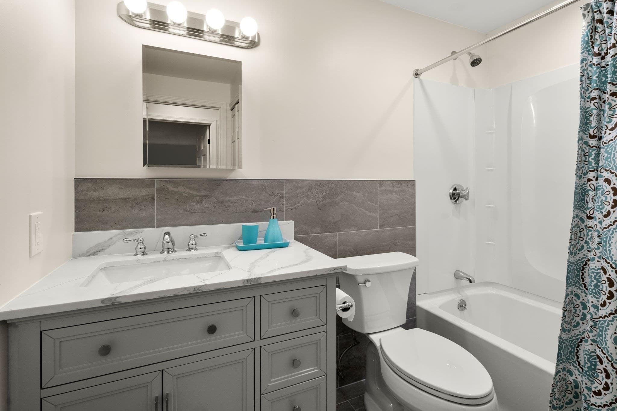 Condominium at 1408 Franklin Crossing Rd # 1408, Franklin MA 02038, Franklin, photo 13 of 22